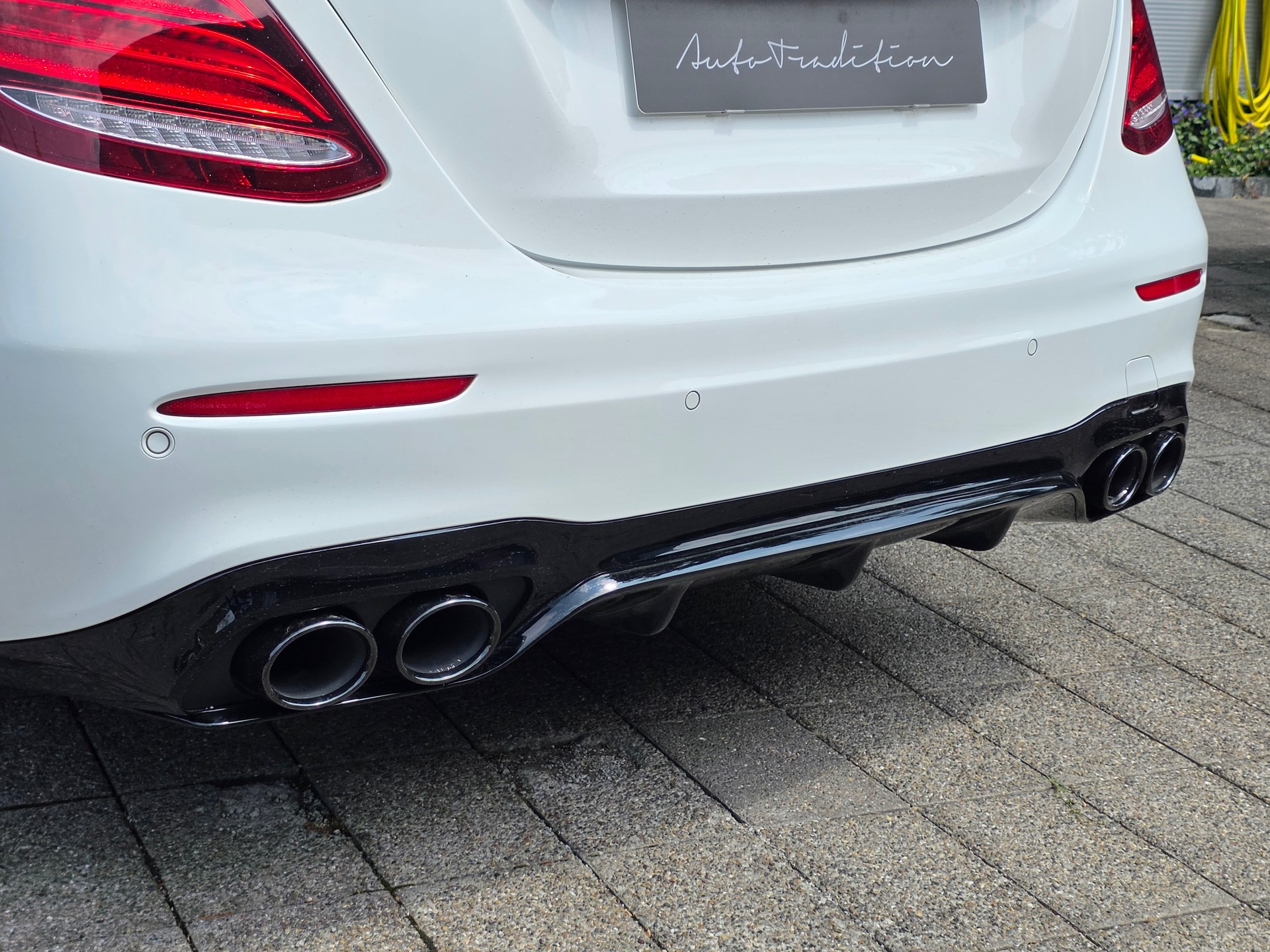 MERCEDES-BENZ E 200 AMG Line 4Matic 9G-Tronic ** E53 AMG UMBAU -TIEFER LEG. -20 ZOLL -BURMASTER -360° KAMERA -SAFETY + KOMFORT PAKET **-image-8