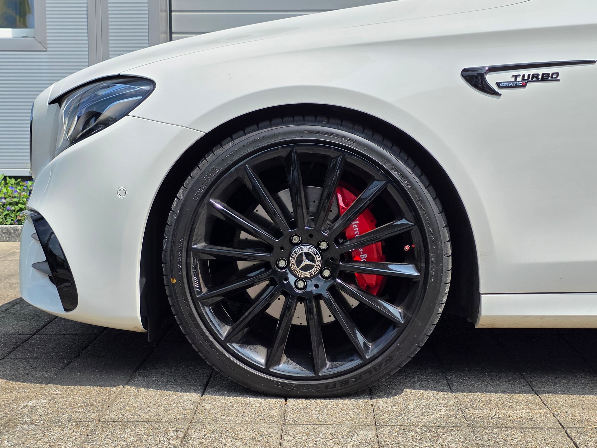 MERCEDES-BENZ E 200 AMG Line 4Matic 9G-Tronic ** E53 AMG UMBAU -TIEFER LEG. -20 ZOLL -BURMASTER -360° KAMERA -SAFETY + KOMFORT PAKET **-image-5