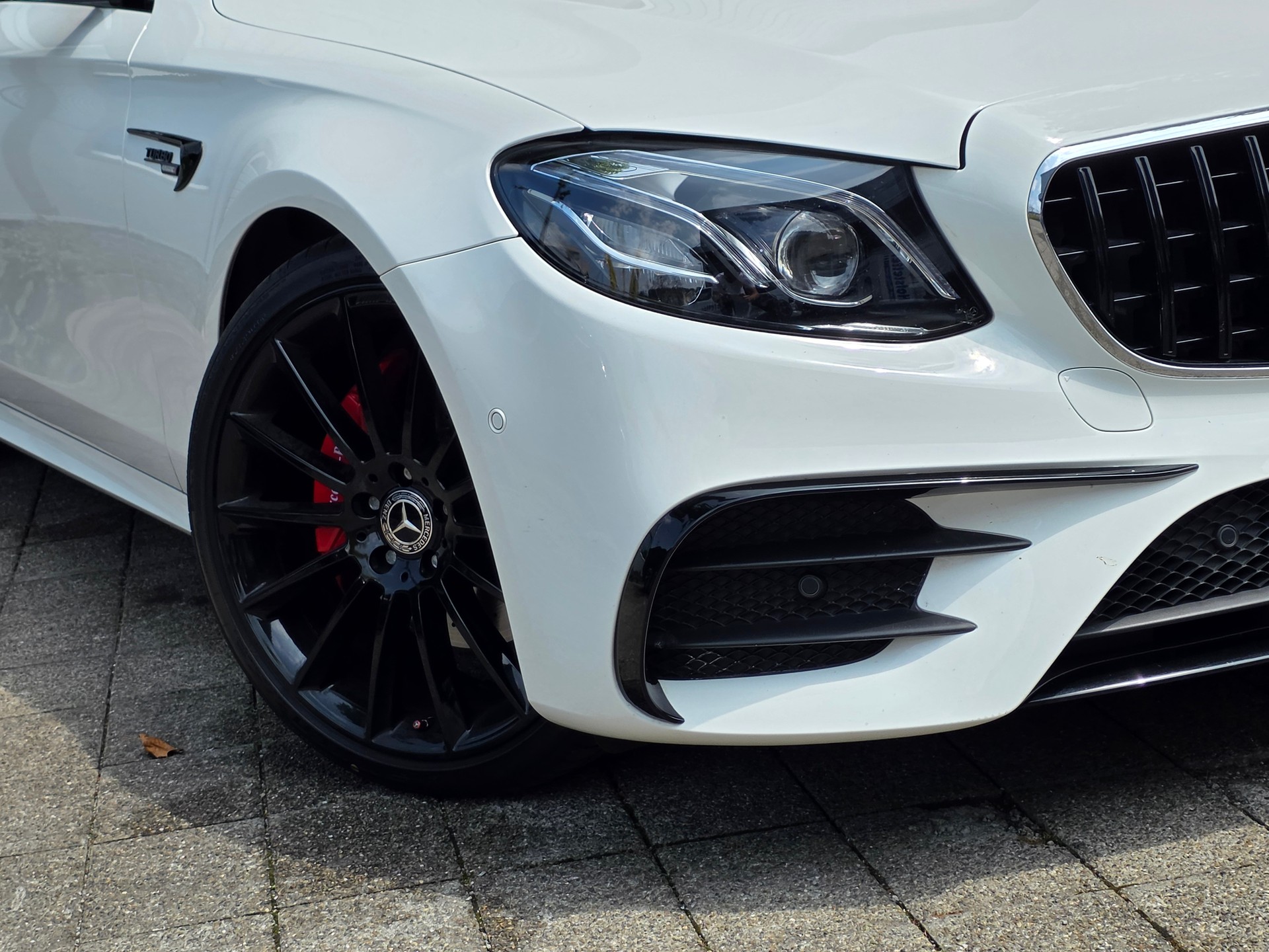 MERCEDES-BENZ E 200 AMG Line 4Matic 9G-Tronic ** E53 AMG UMBAU -TIEFER LEG. -20 ZOLL -BURMASTER -360° KAMERA -SAFETY + KOMFORT PAKET **-image-4