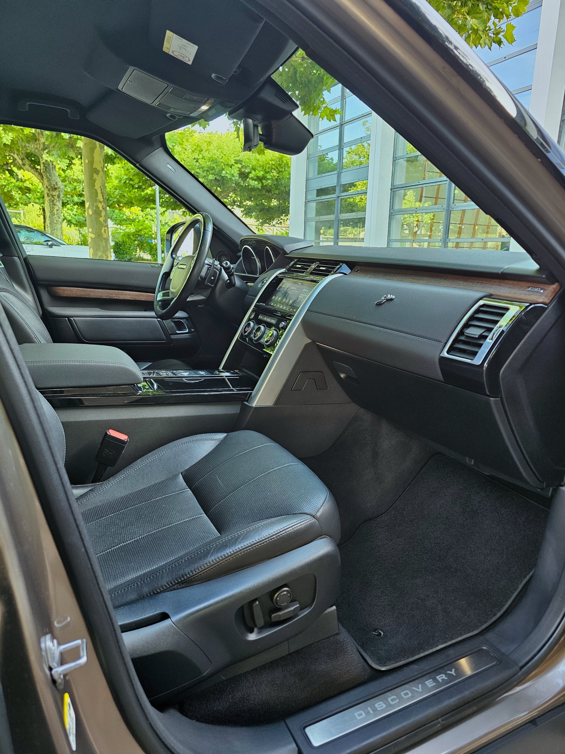 LAND ROVER Discovery 2.0 SD4 HSE Luxury Automatic-image-9