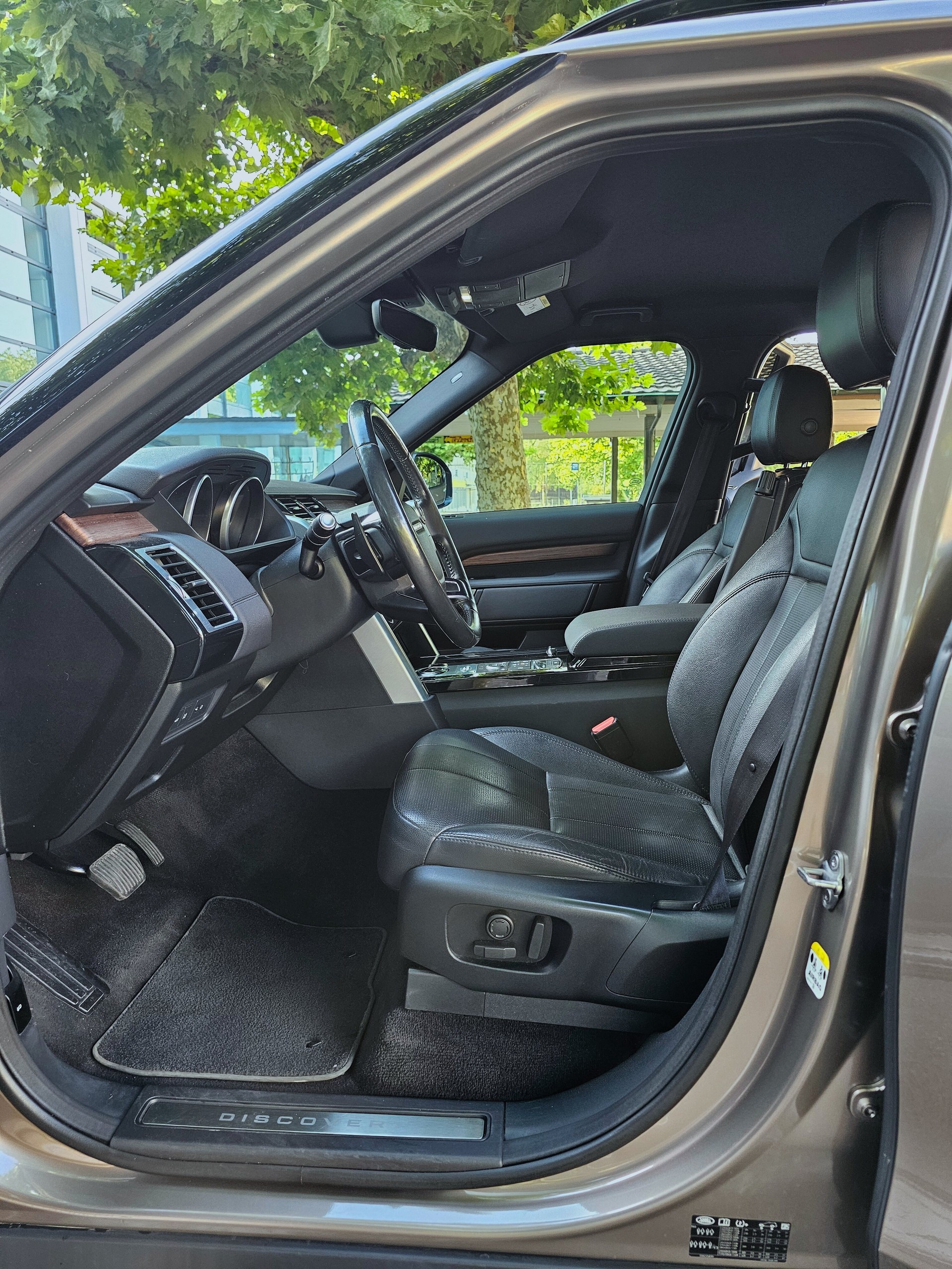 LAND ROVER Discovery 2.0 SD4 HSE Luxury Automatic-image-8