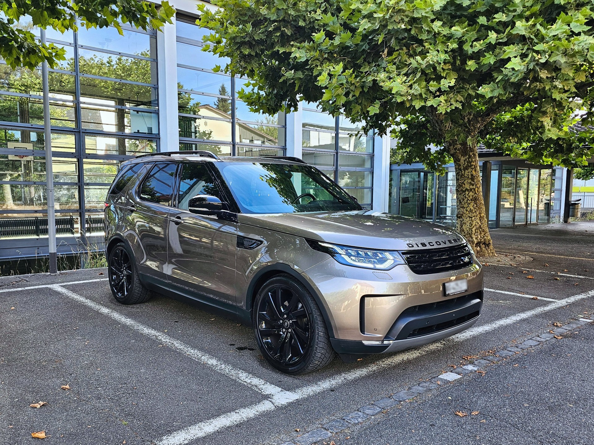 LAND ROVER Discovery 2.0 SD4 HSE Luxury Automatic-image-1