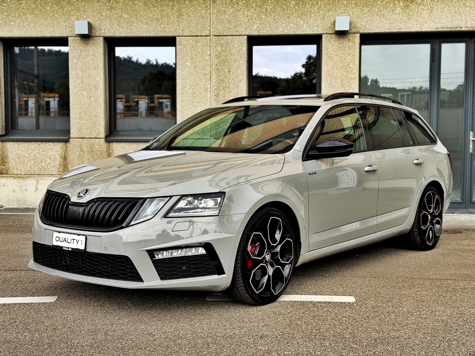 SKODA Octavia Combi 2.0 TDI RS 4x4 DSG-image-0
