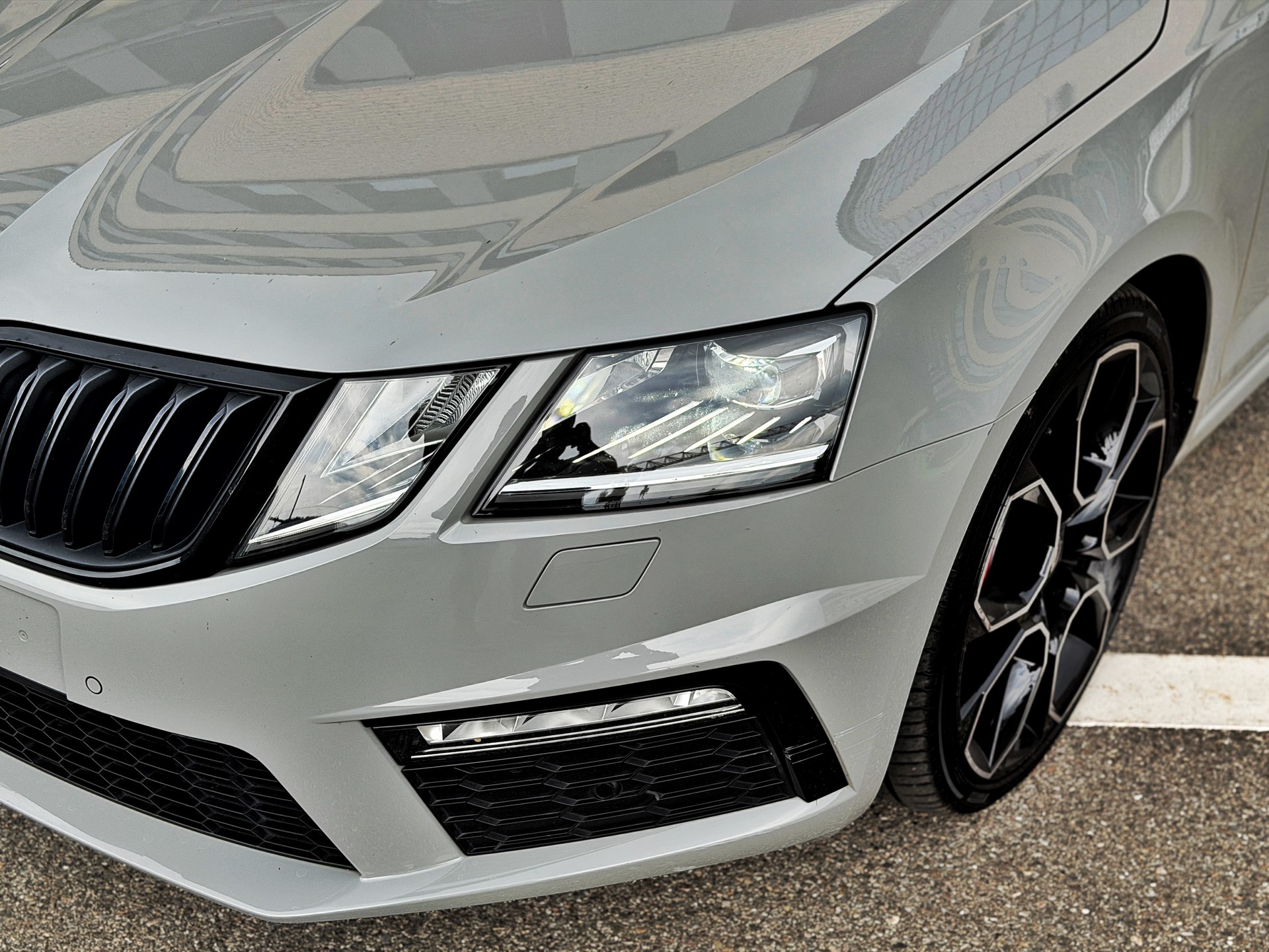 SKODA Octavia Combi 2.0 TDI RS 4x4 DSG-image-9