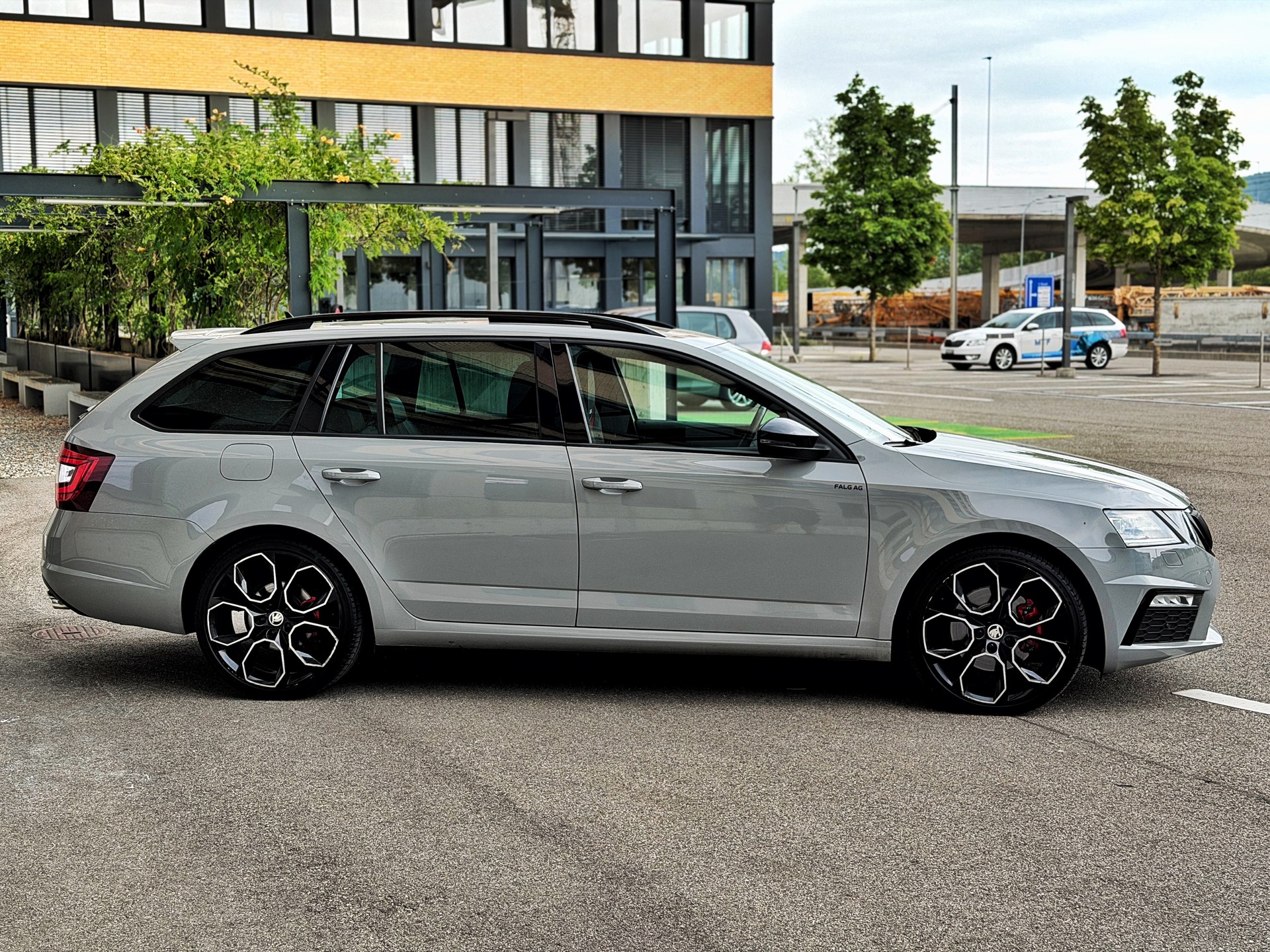 SKODA Octavia Combi 2.0 TDI RS 4x4 DSG-image-6