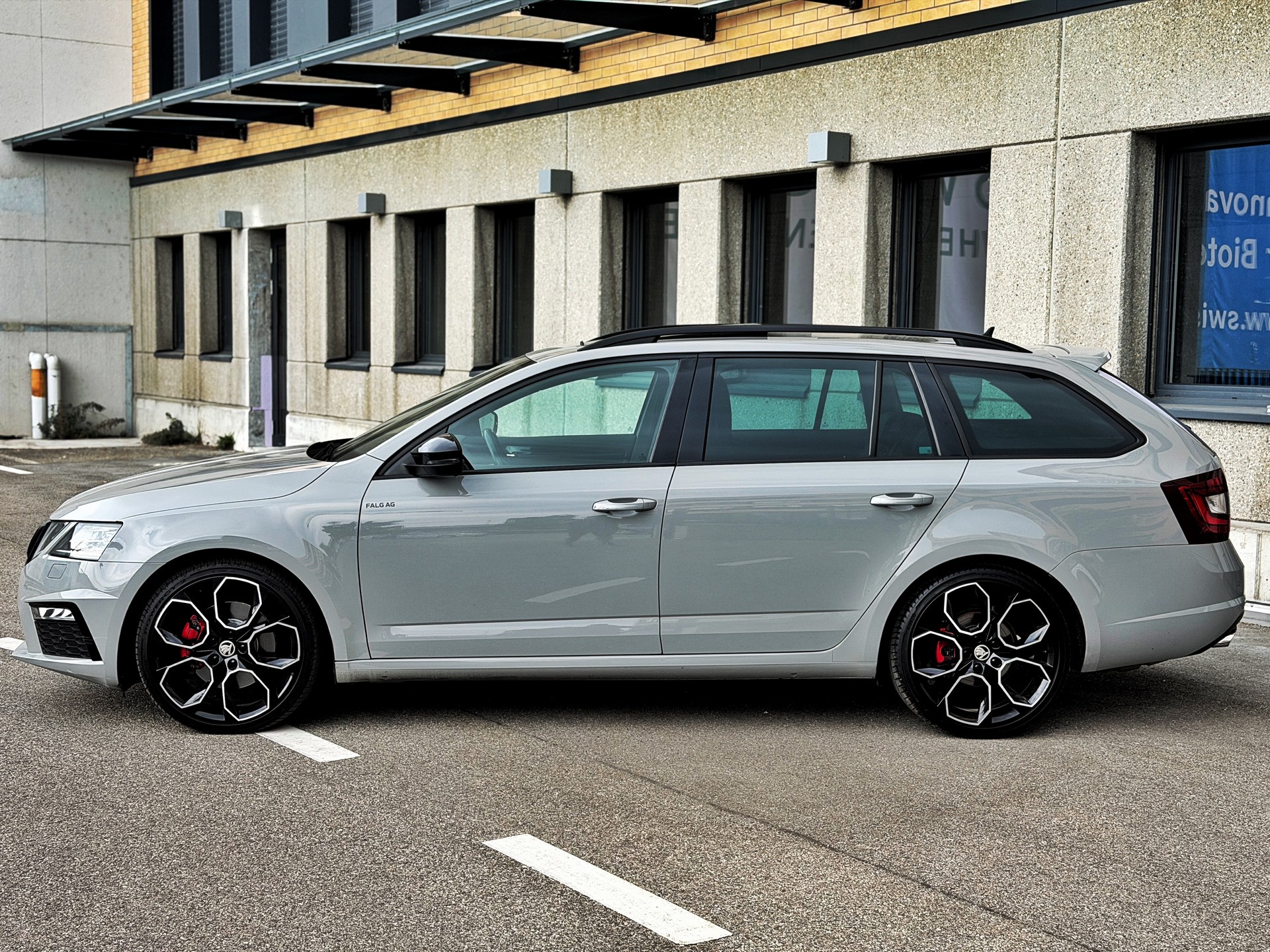 SKODA Octavia Combi 2.0 TDI RS 4x4 DSG-image-1