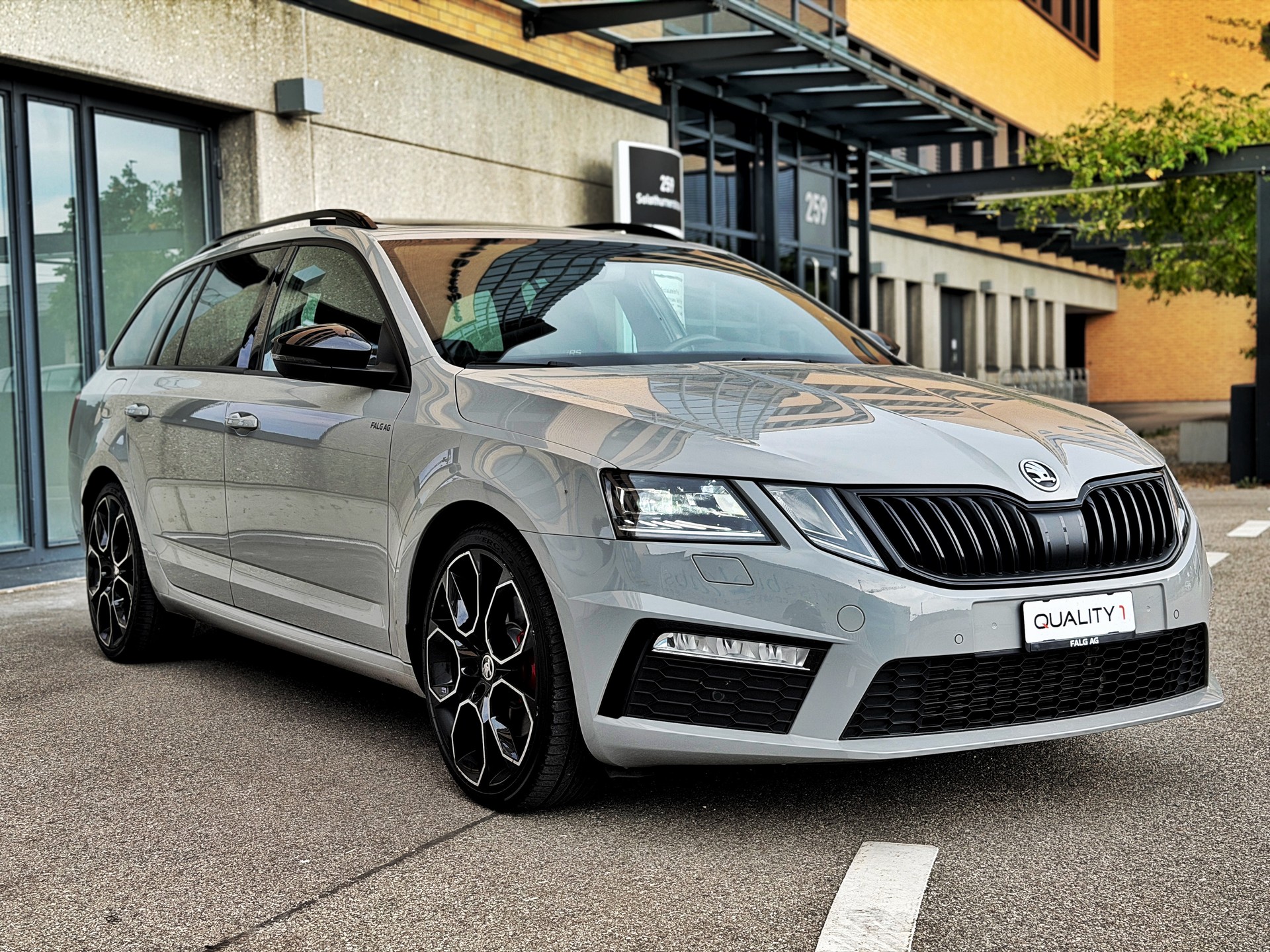 SKODA Octavia Combi 2.0 TDI RS 4x4 DSG-image-5