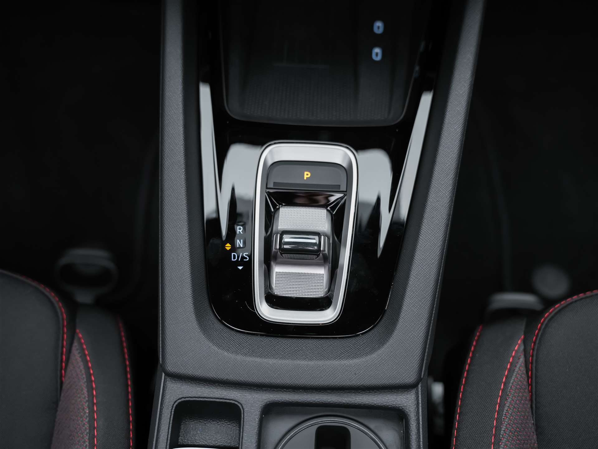 SKODA Octavia Combi 2.0 TSI DSG RS *Panorama*Canton Sound*Head-Up*-image-23
