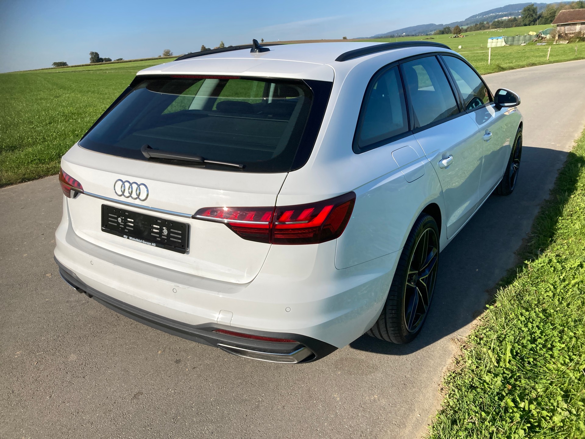 AUDI A4 Avant 35 TDI S-tronic-image-2