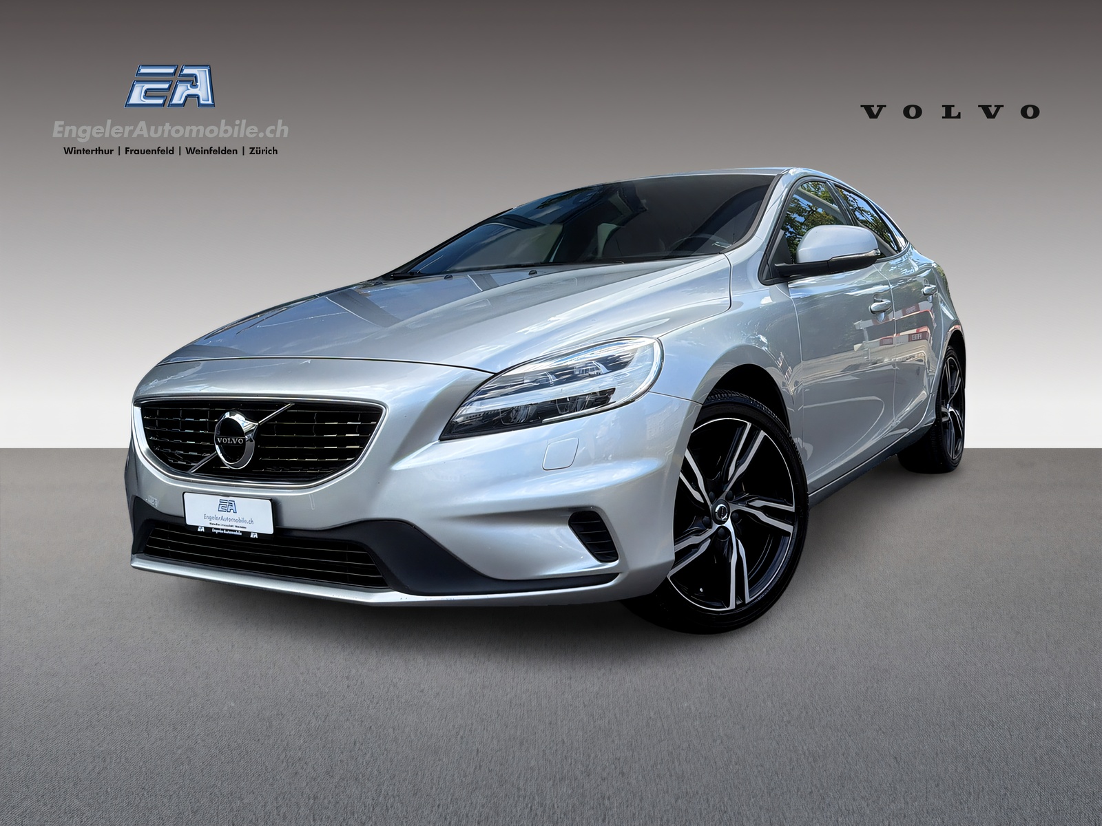 VOLVO V40 2.0 T2 Kinetic R-Design S/S-image-0