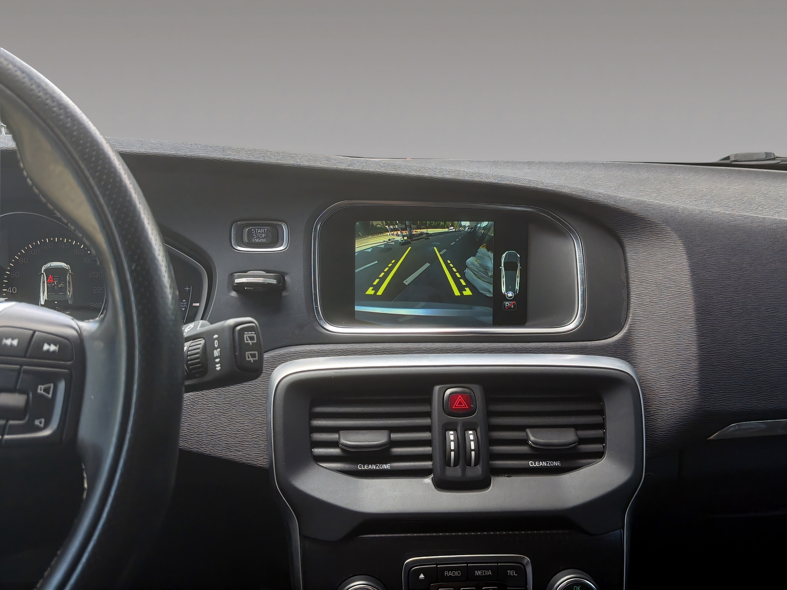 VOLVO V40 2.0 T2 Kinetic R-Design S/S-image-13