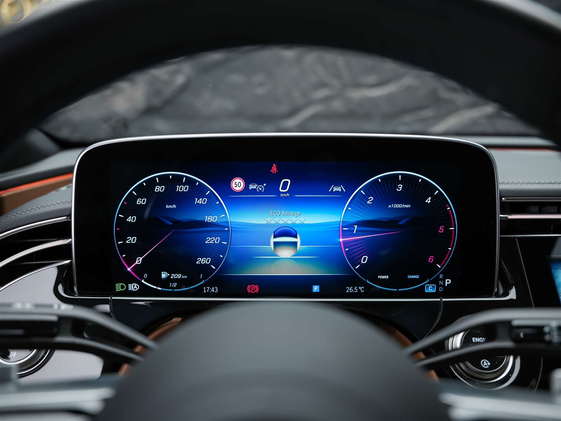 MERCEDES-BENZ E 220 d AMG Line *Superscreen*21" Felgen*Panorama-image-29
