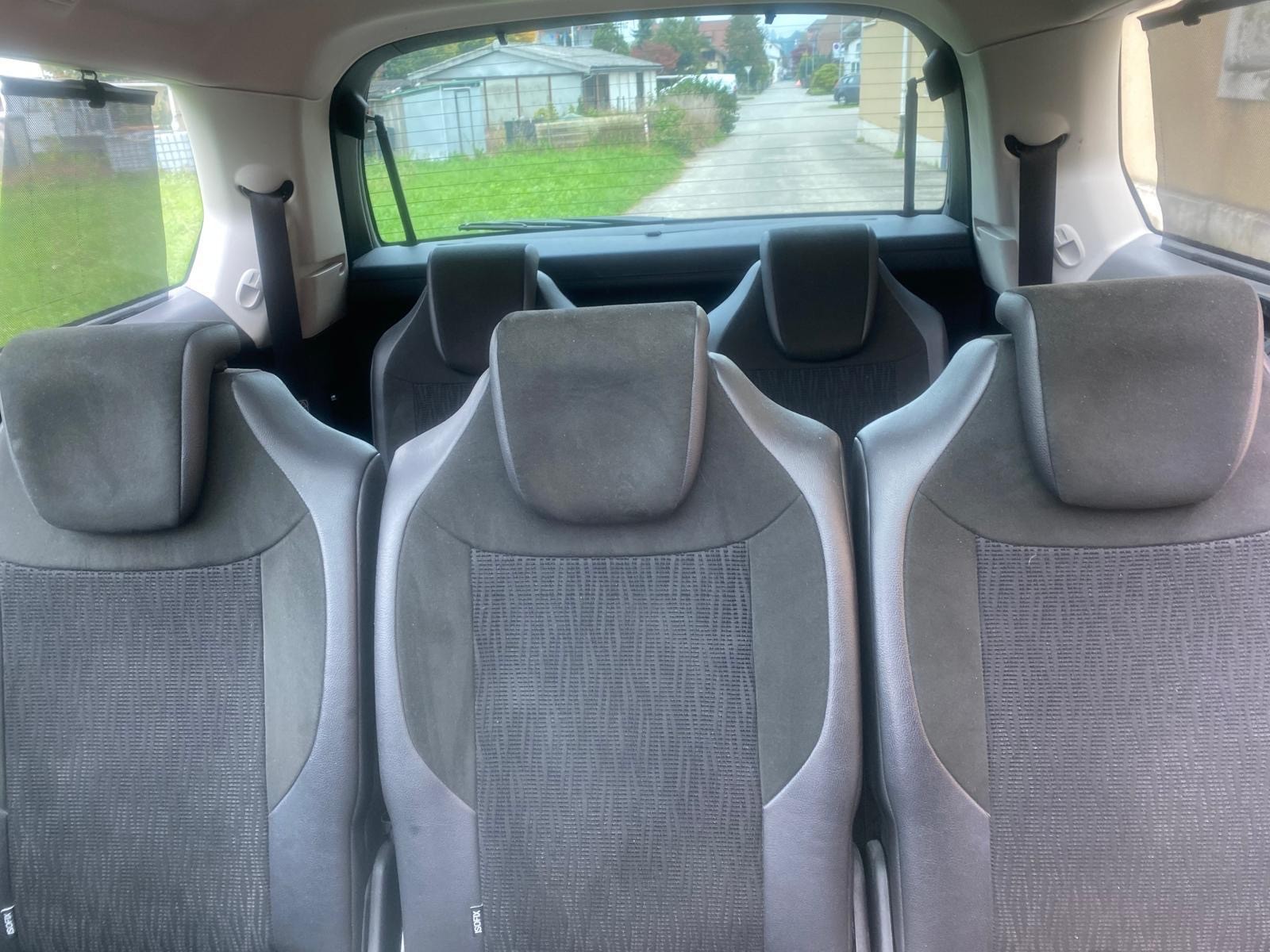 CITROEN Grand C4 Picasso 1.6i 16V THP Séduction EGS6-image-9