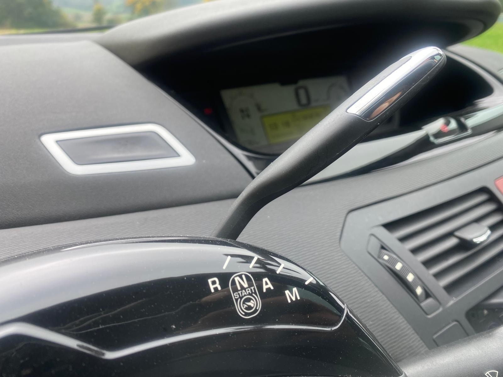 CITROEN Grand C4 Picasso 1.6i 16V THP Séduction EGS6-image-8