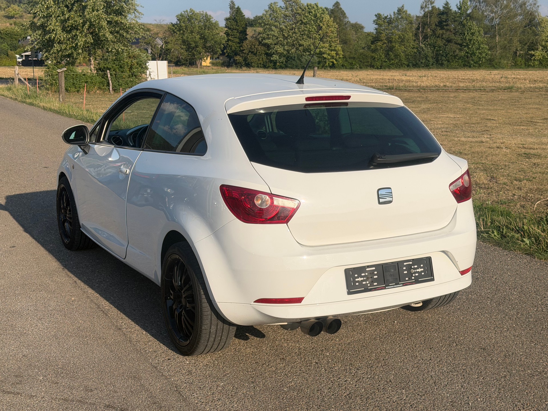 SEAT Ibiza SC 1.2 TSI Sport-image-4