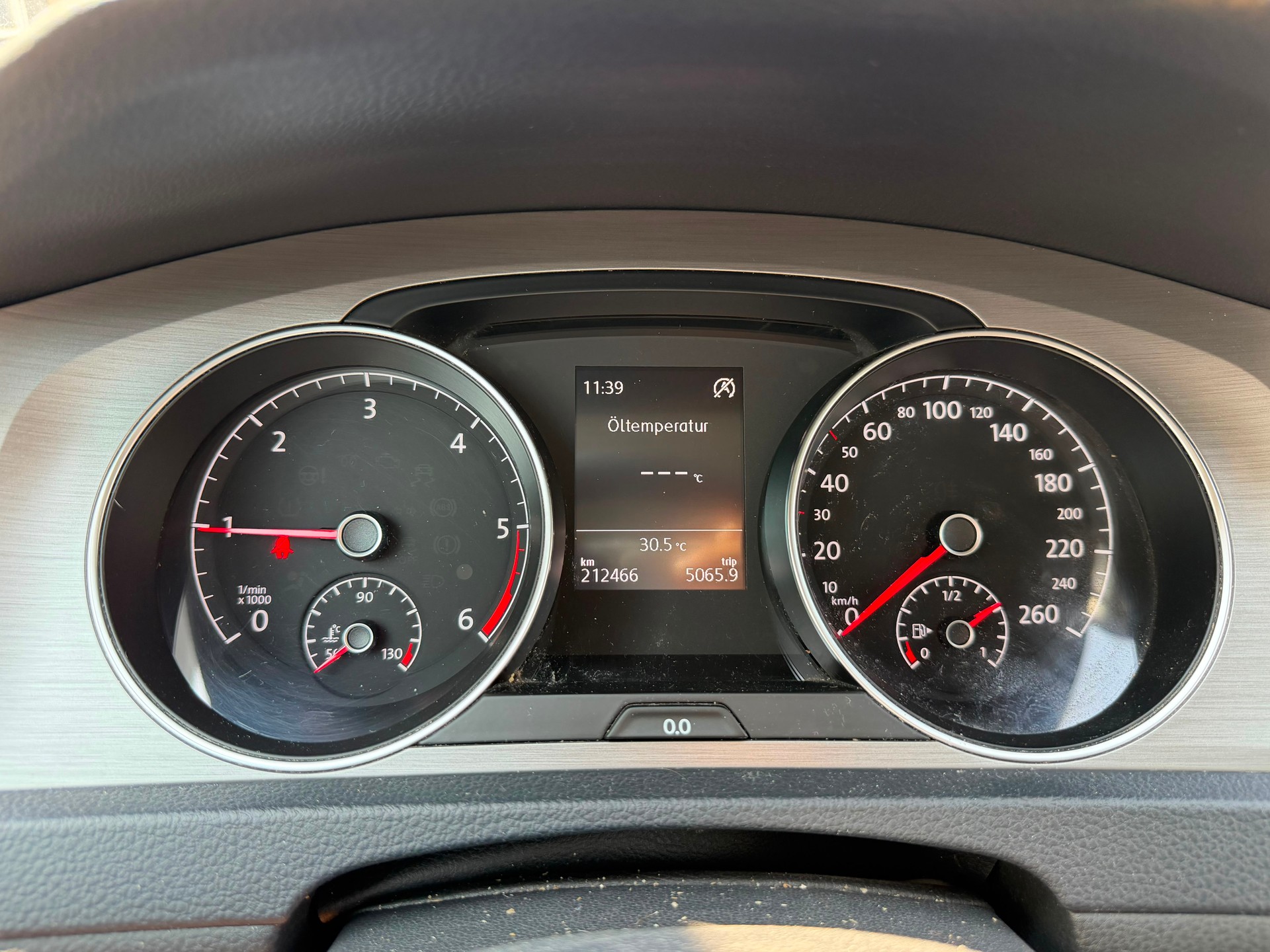 VW Golf Variant 1.6 TDI Trendline 4Motion-image-7