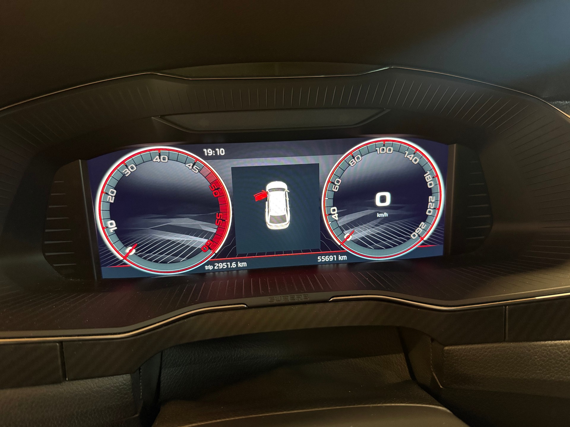 SKODA Superb Combi 2.0 TDi SportLine 4x4 DSG-image-10
