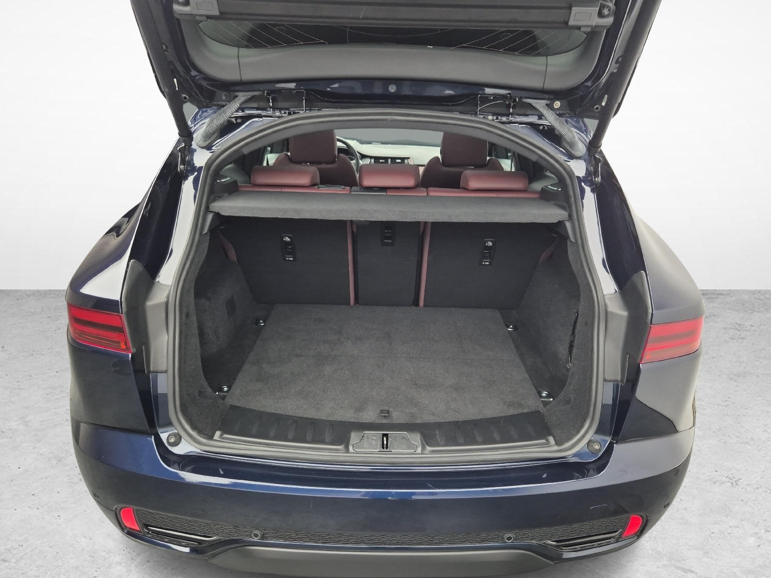 JAGUAR E-Pace 1.5 T 300e R-Dynamic HSE AWD-image-13