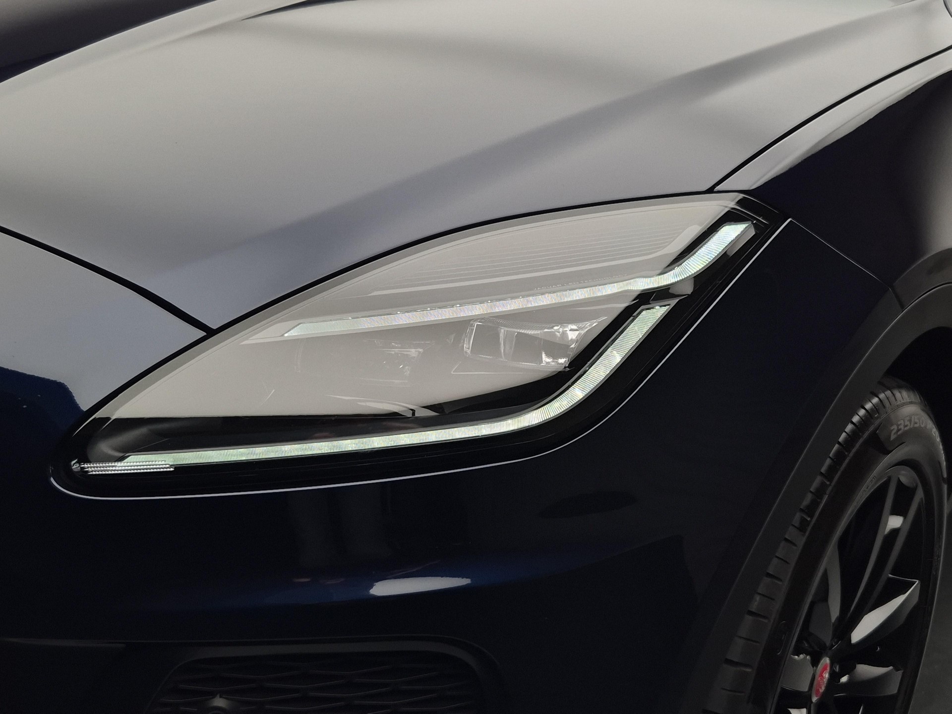 JAGUAR E-Pace 1.5 T 300e R-Dynamic HSE AWD-image-17