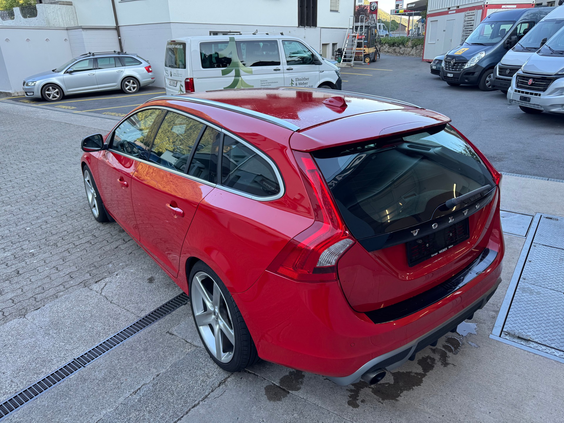 VOLVO V60 T6 AWD R-Design Geartronic-image-6
