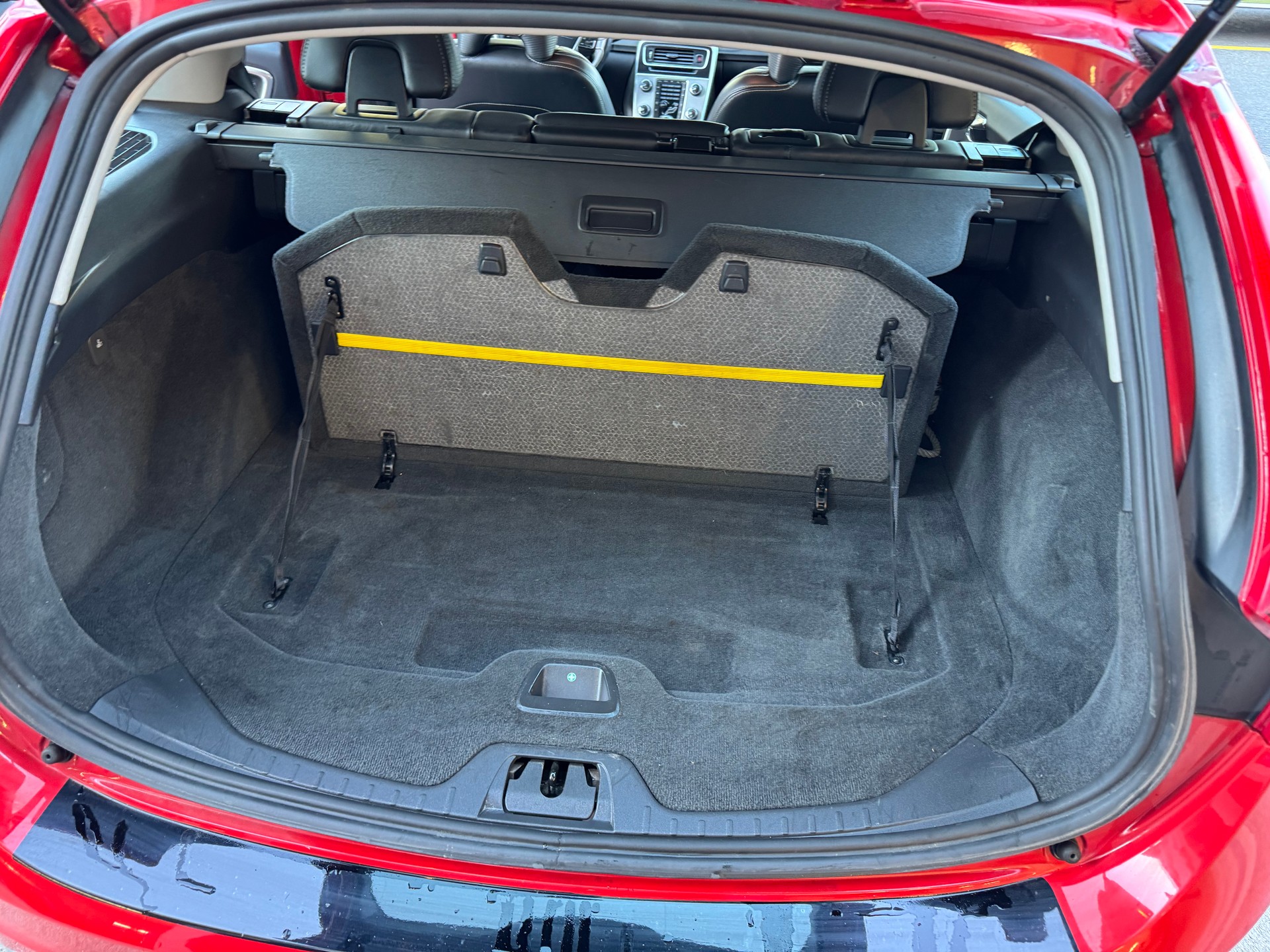 VOLVO V60 T6 AWD R-Design Geartronic-image-10