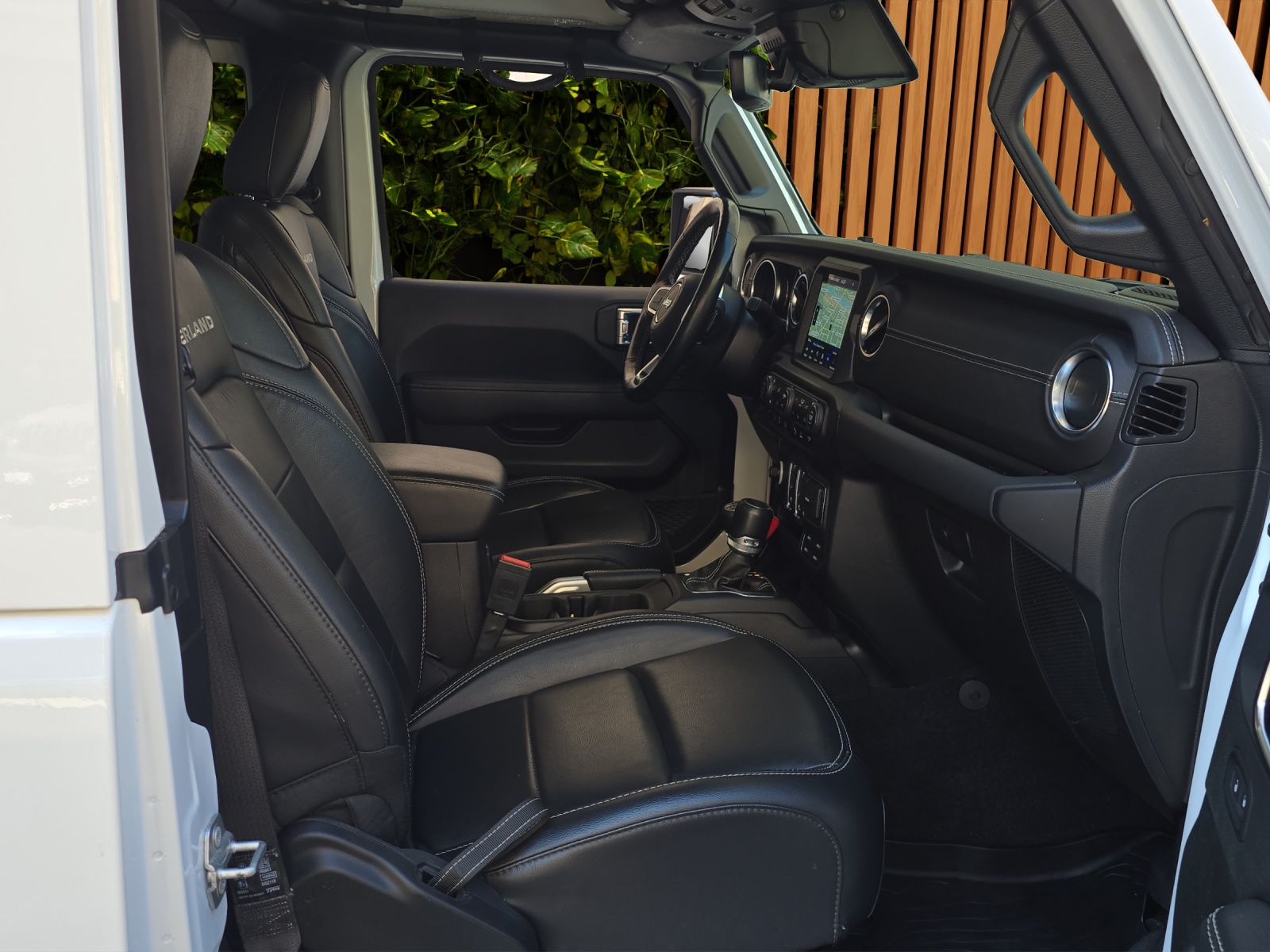 JEEP Wrangler 2.0 Sahara Automatic-image-15