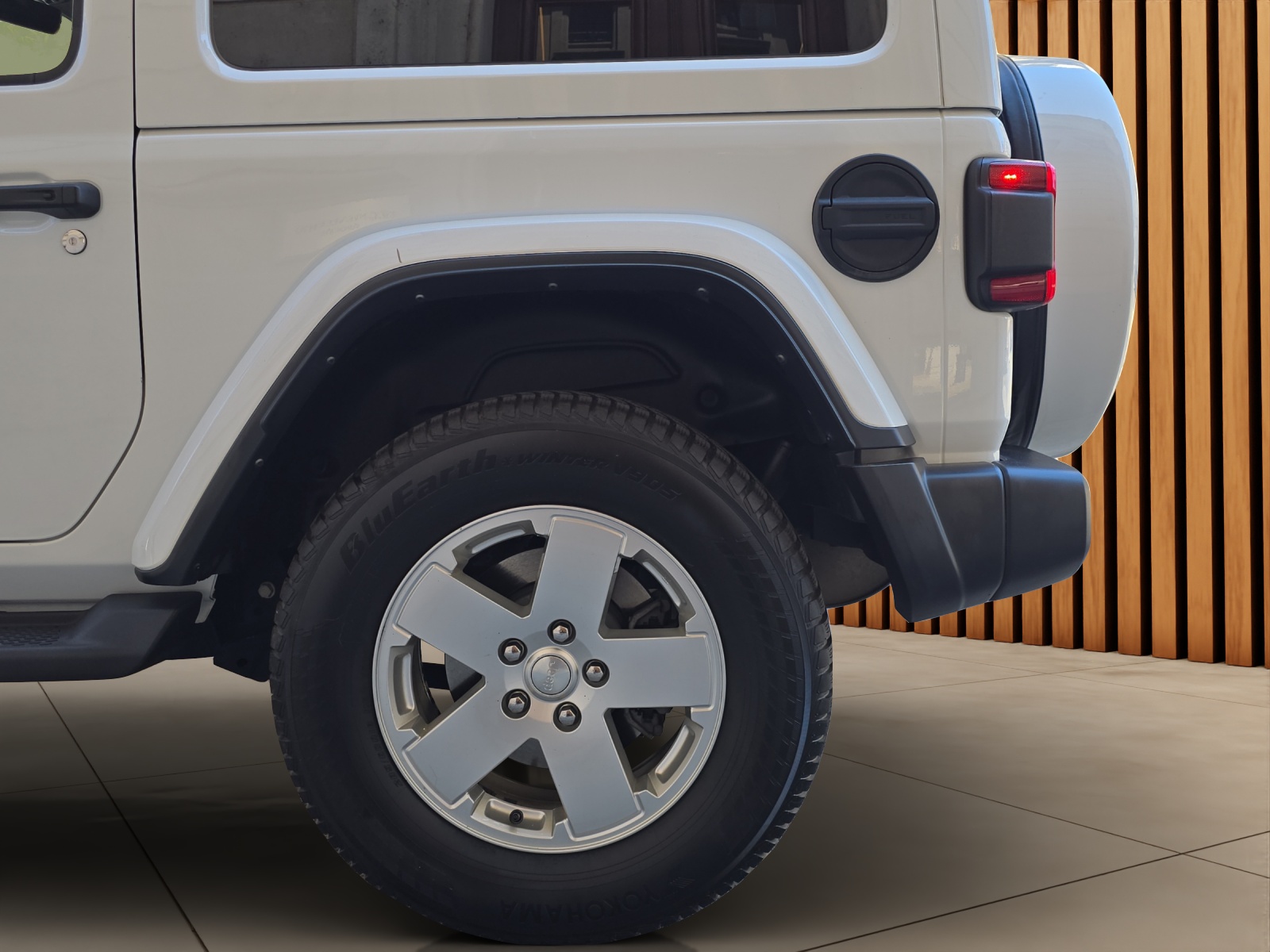 JEEP Wrangler 2.0 Sahara Automatic-image-21