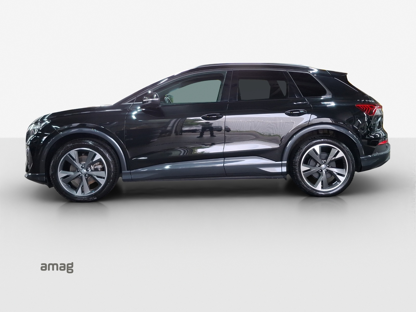AUDI Q4 e-tron 35-image-1
