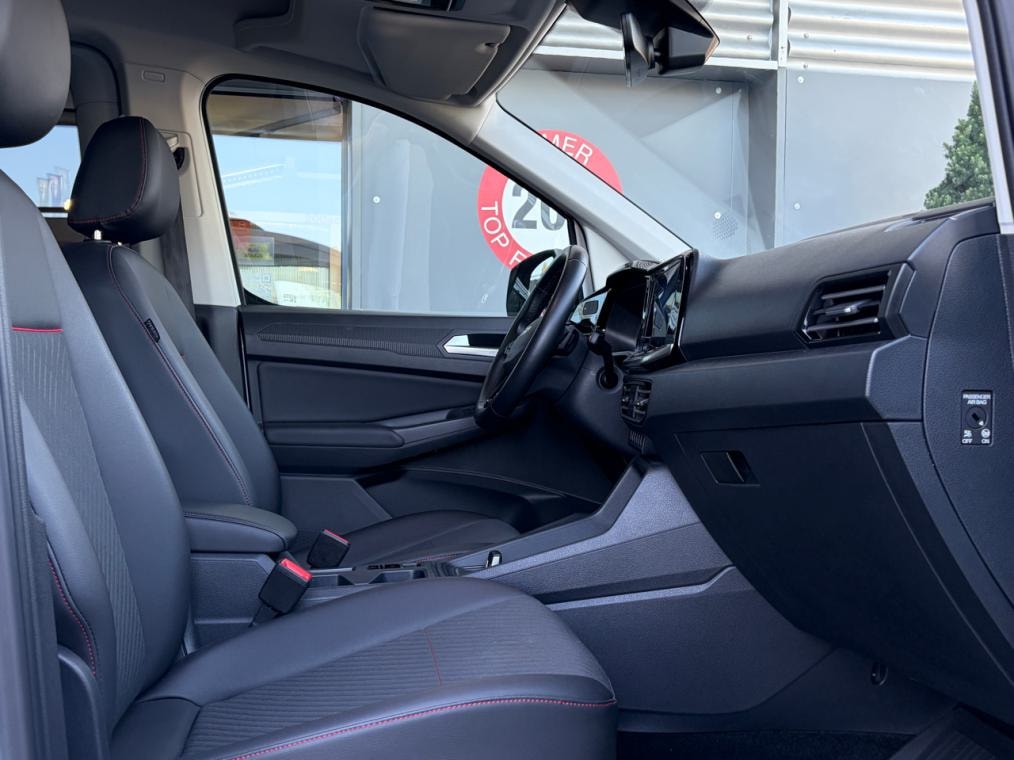 FORD Tourneo Connect 2.0 EcoBlue Sport-image-9