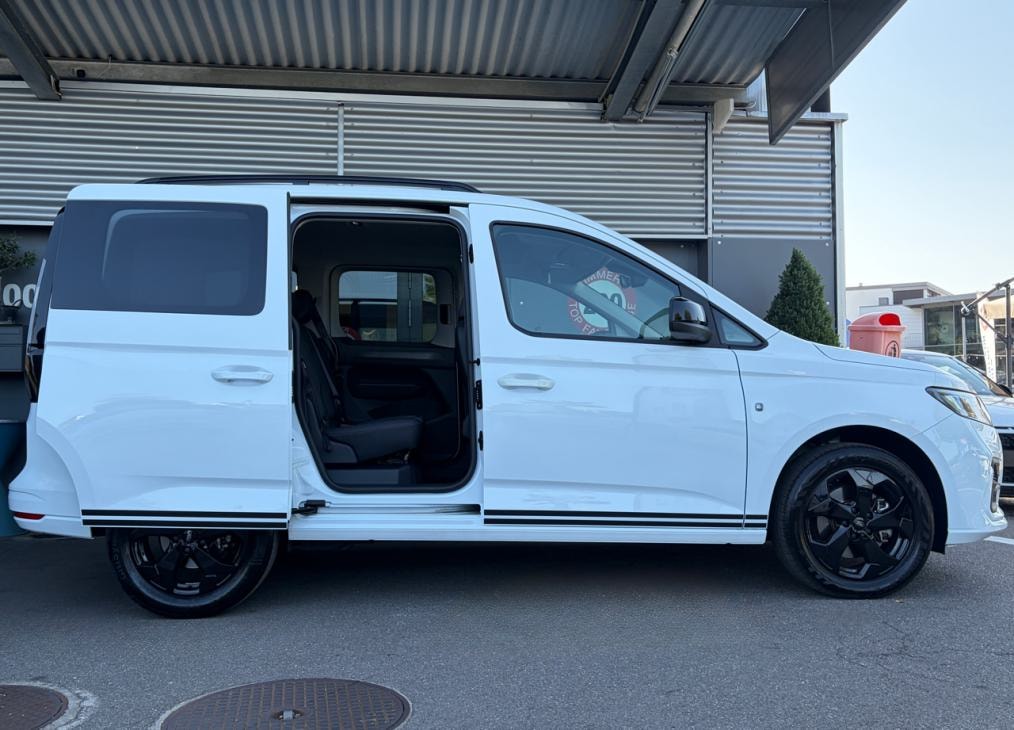 FORD Tourneo Connect 2.0 EcoBlue Sport-image-3
