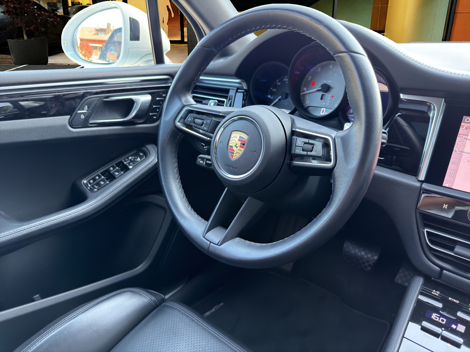 PORSCHE Macan 2.9 V6 S-image-13