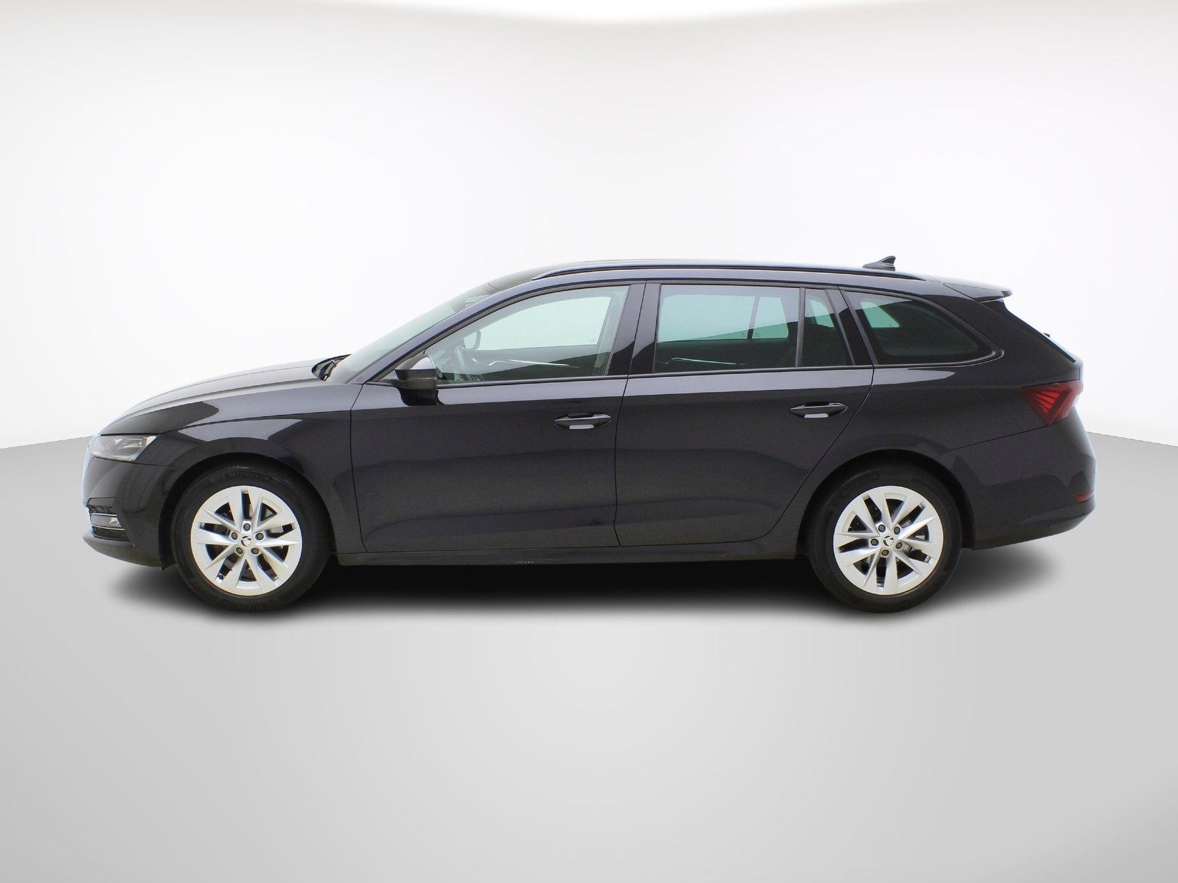 SKODA Octavia 1.5 eTSI DSG Style-image-2