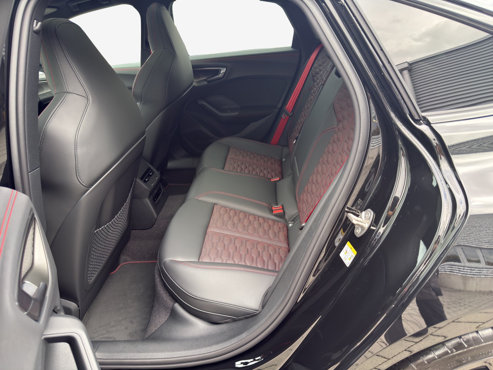 AUDI RS 5 Limousine TFSI 470 kW Tiptronic quattro-image-11