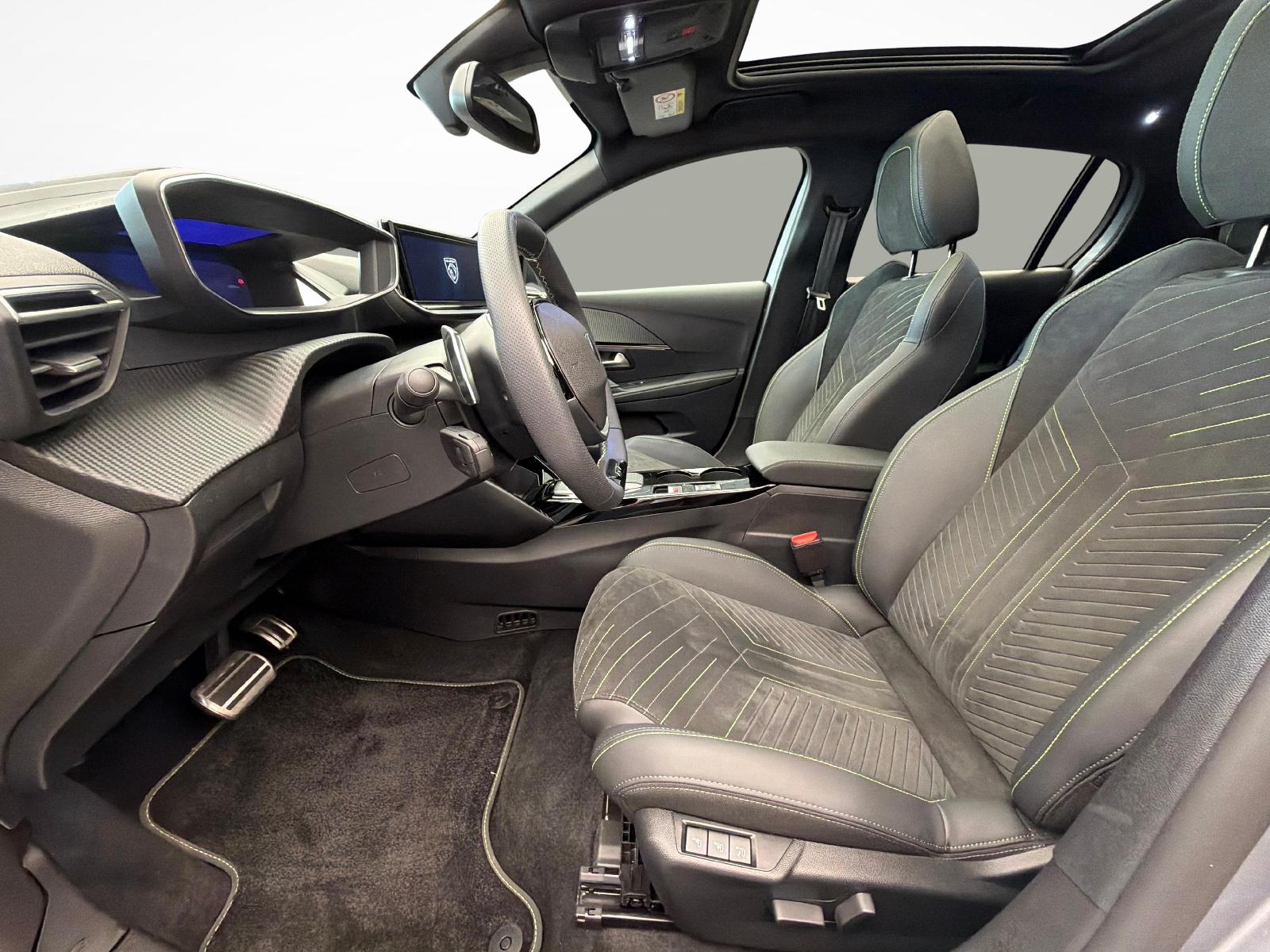 PEUGEOT 208 1.2 Hybrid 145 GT-image-9