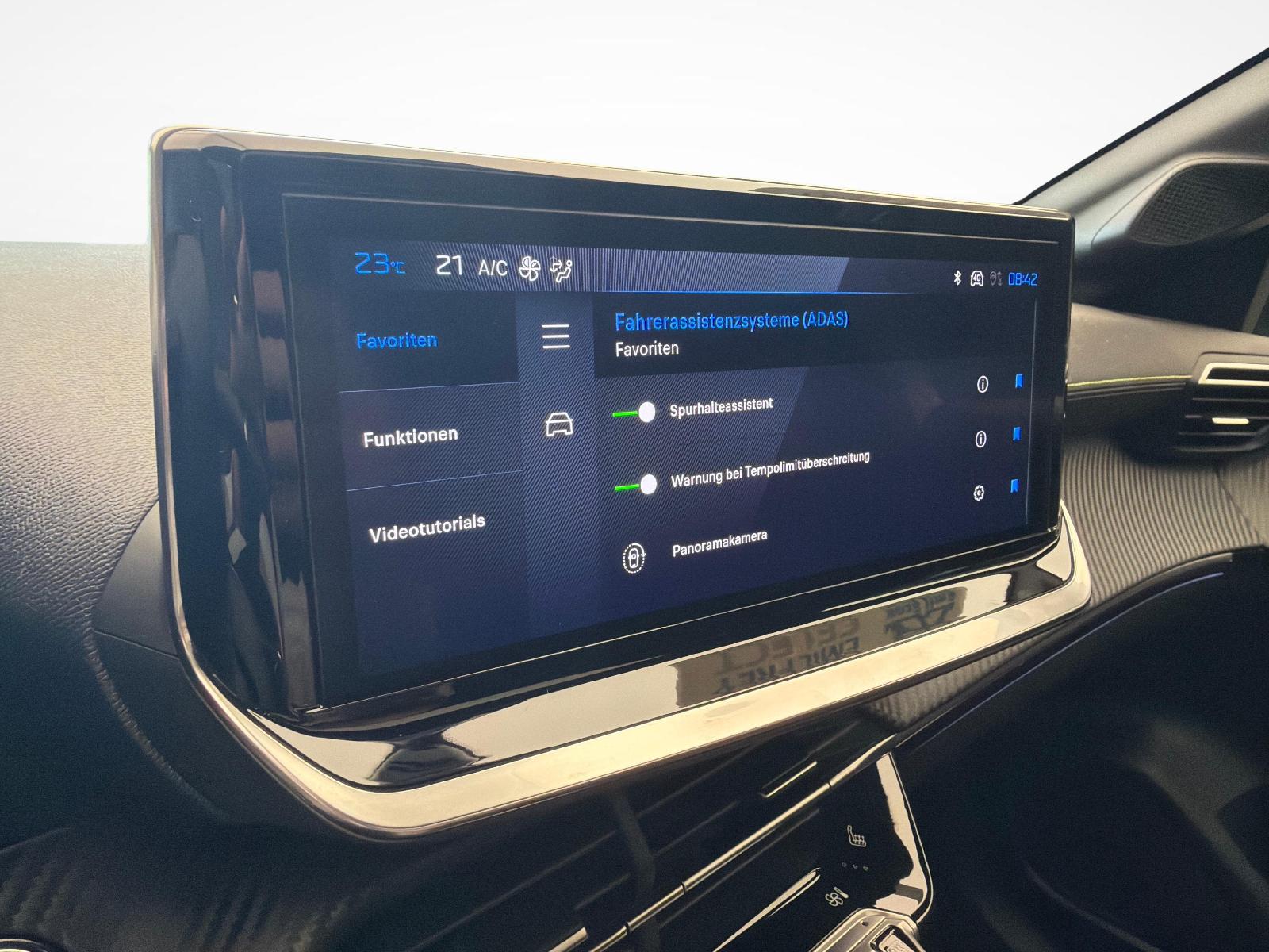 PEUGEOT 208 1.2 Hybrid 145 GT-image-18