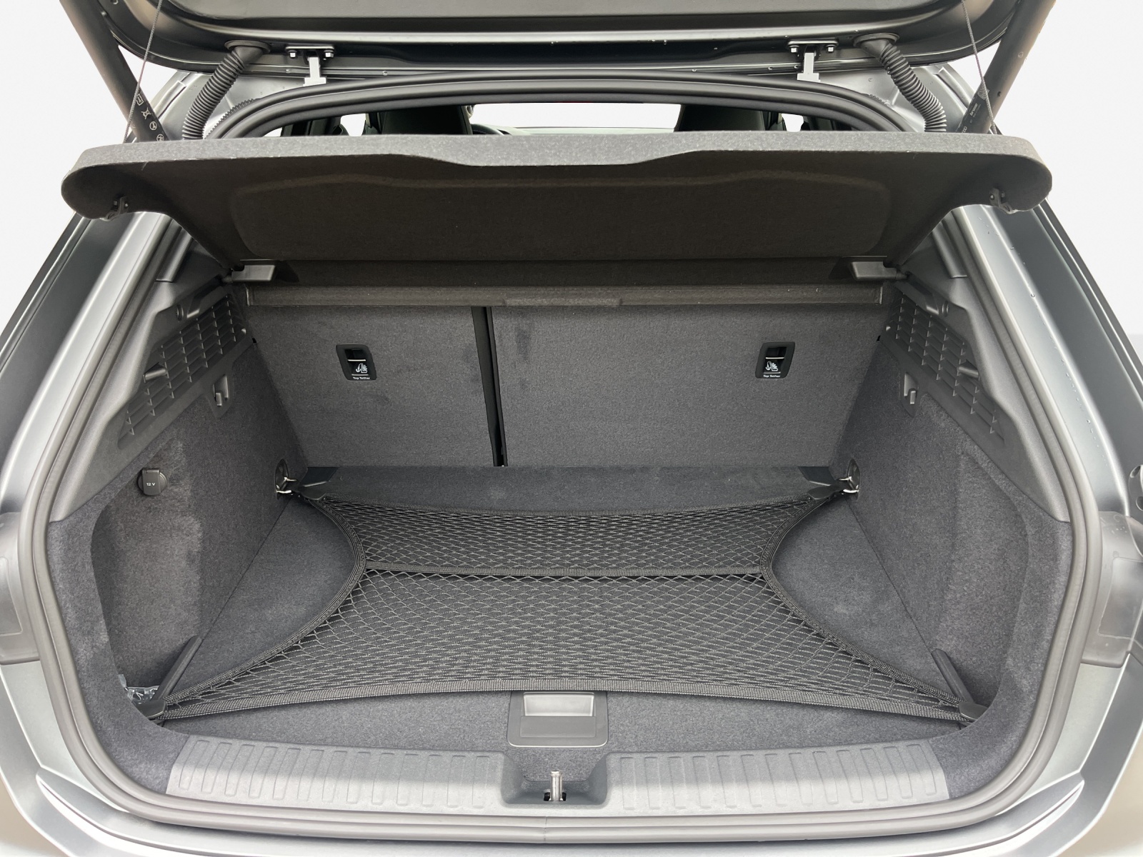 AUDI A3 Sportback TFSI 110 kW S line Attraction S tronic-image-12