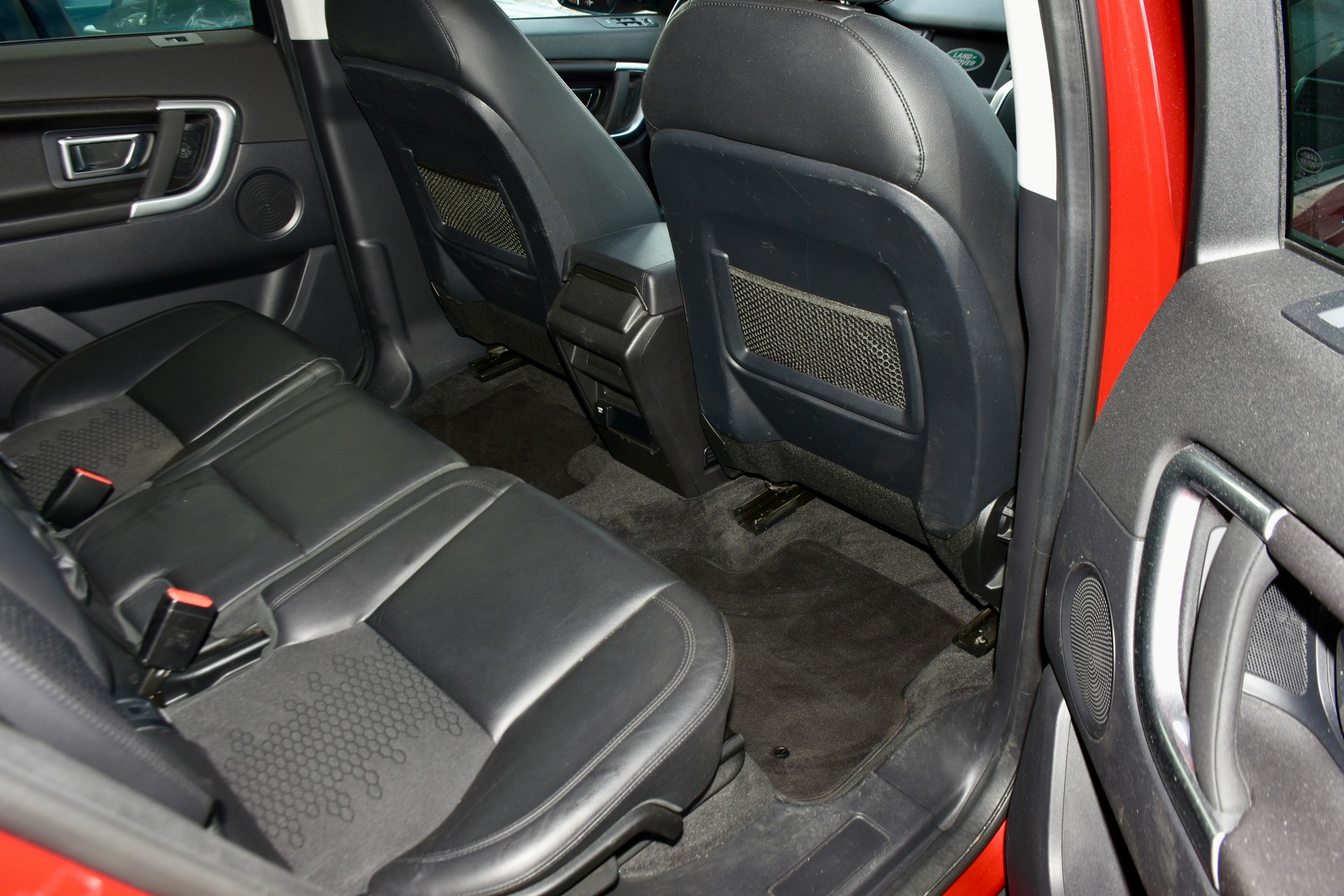 LAND ROVER Discovery Sport 2.0 TD4 SE-image-5