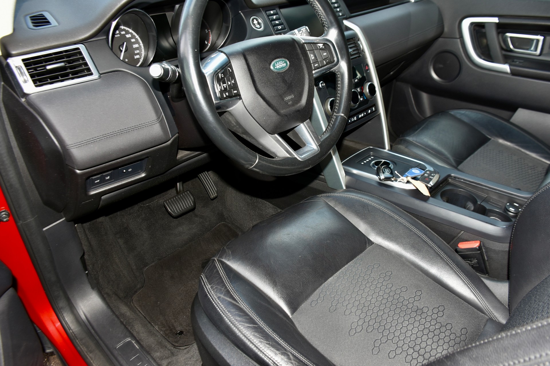 LAND ROVER Discovery Sport 2.0 TD4 SE-image-3