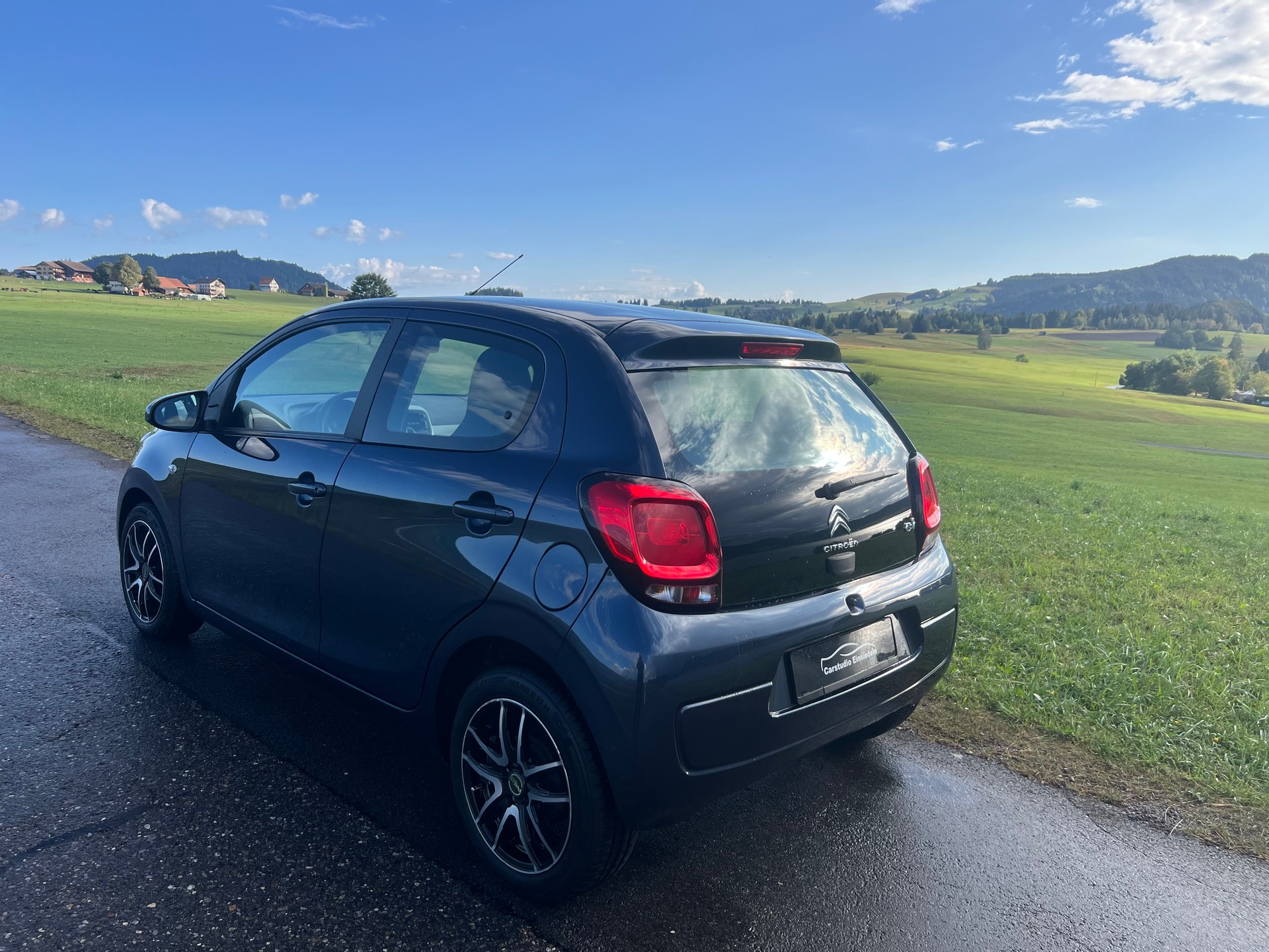 CITROEN C1 1.2 VTi Swiss&Me-image-2