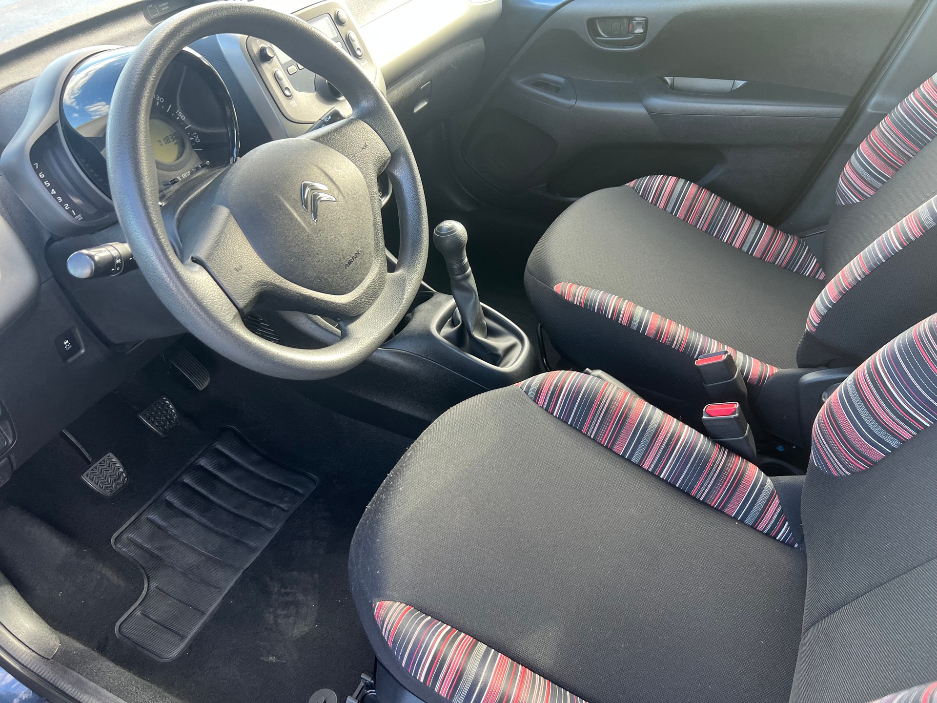CITROEN C1 1.2 VTi Swiss&Me-image-5