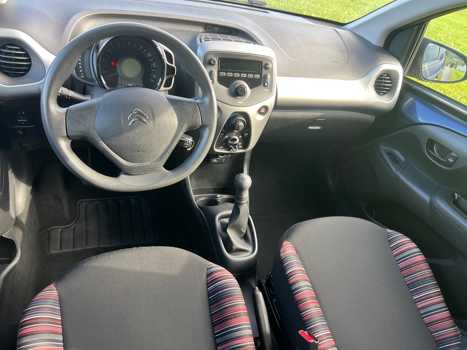 CITROEN C1 1.2 VTi Swiss&Me-image-9