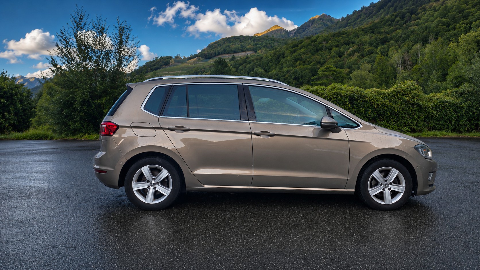 VW Golf Sportsvan 1.4 TSI Highline DSG-image-2
