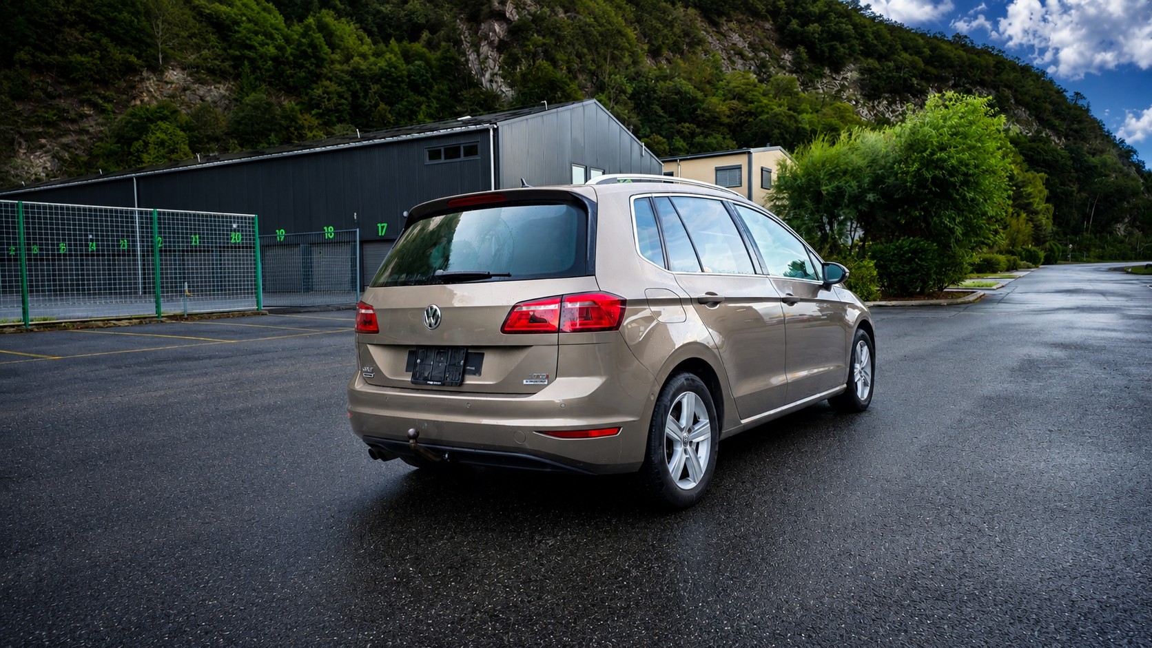 VW Golf Sportsvan 1.4 TSI Highline DSG-image-9