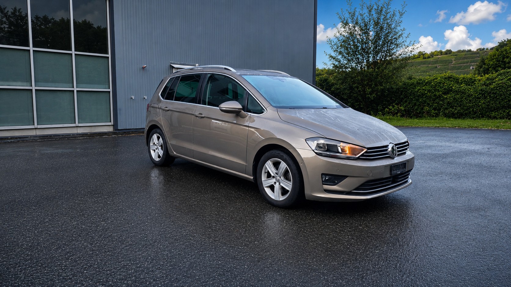 VW Golf Sportsvan 1.4 TSI Highline DSG-image-4