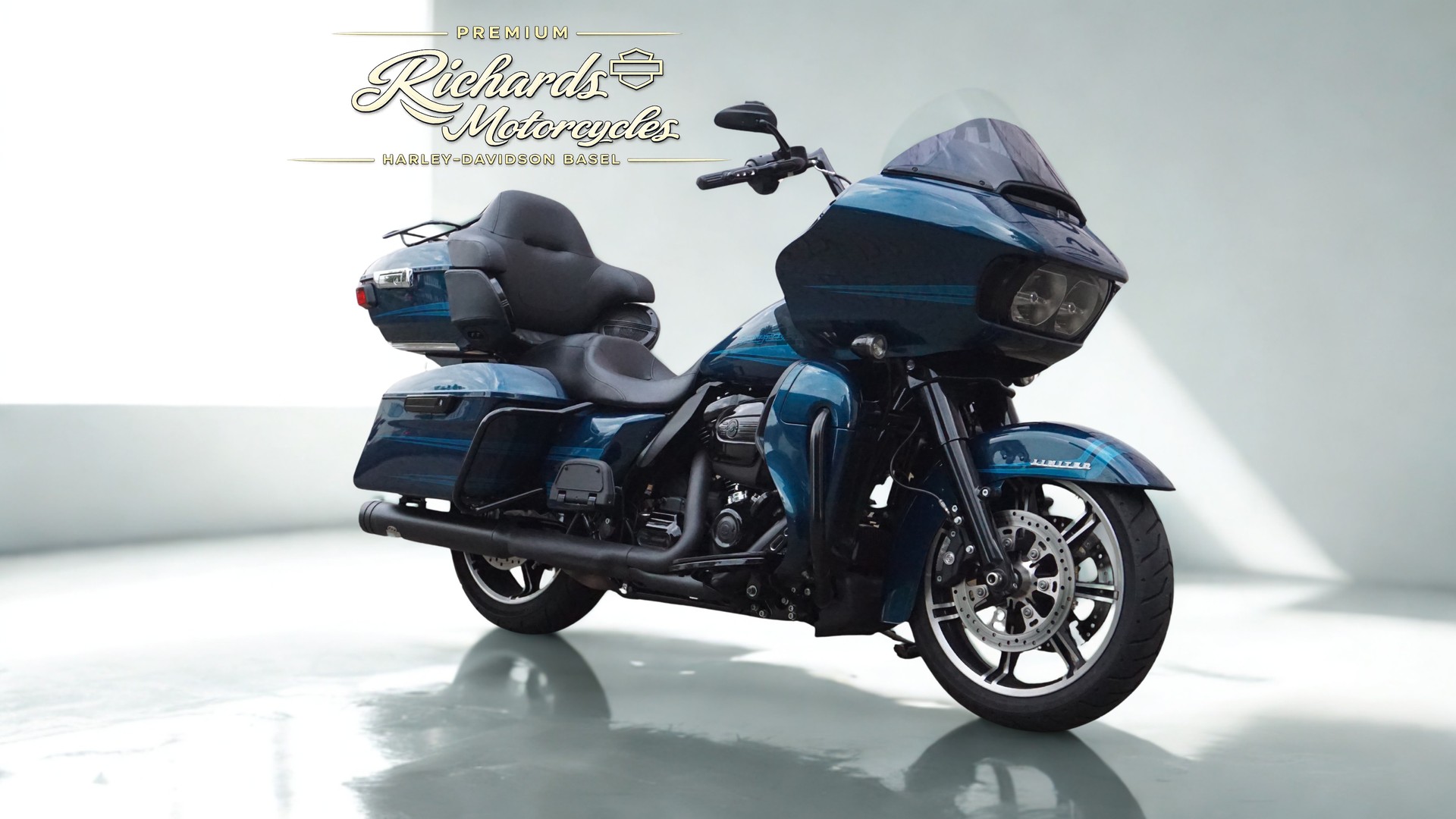 HARLEY-DAVIDSON FLTRK Road Glide Limited 114-showroom-element-1