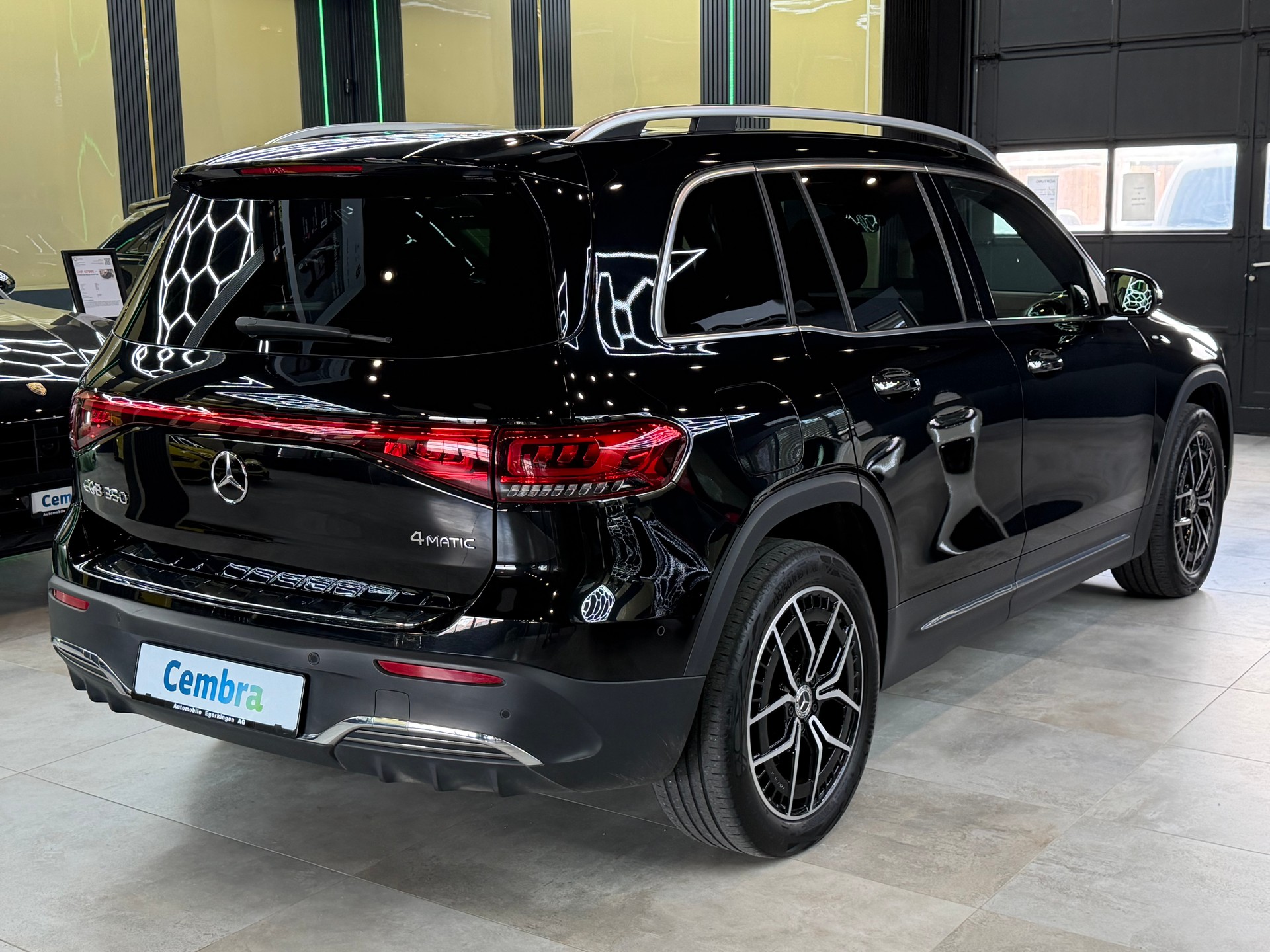 MERCEDES-BENZ EQB 350 AMG Line 4Matic-image-4