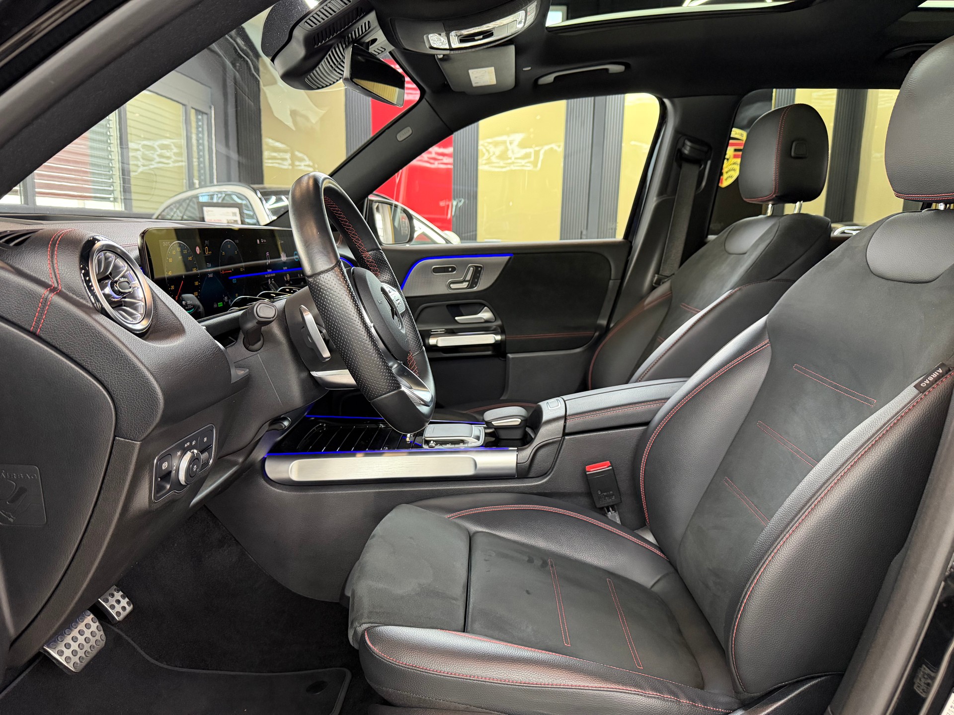 MERCEDES-BENZ EQB 350 AMG Line 4Matic-image-9