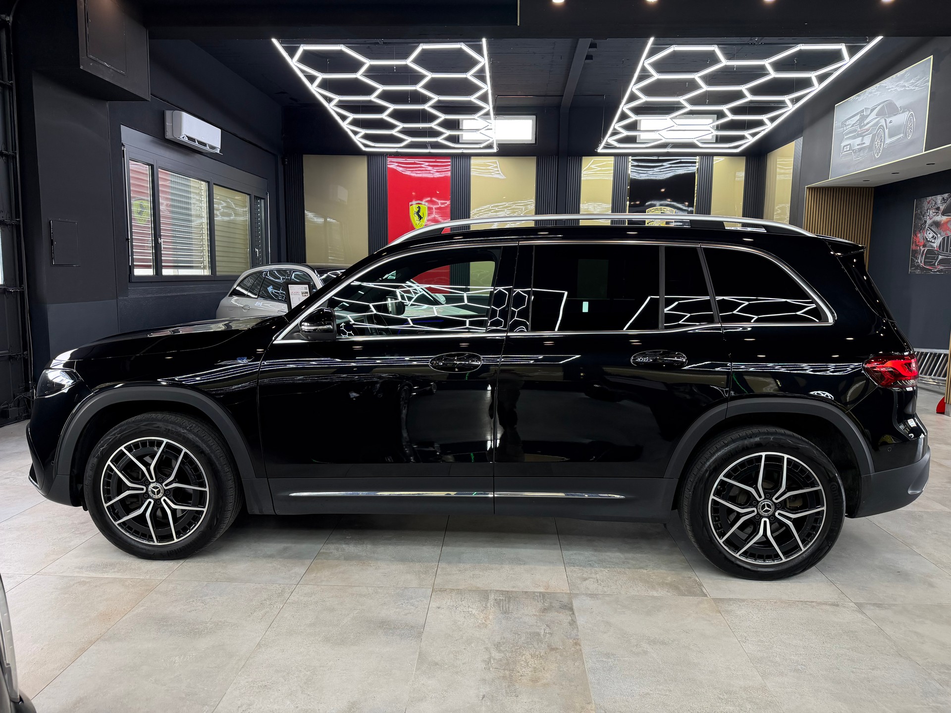 MERCEDES-BENZ EQB 350 AMG Line 4Matic-image-7