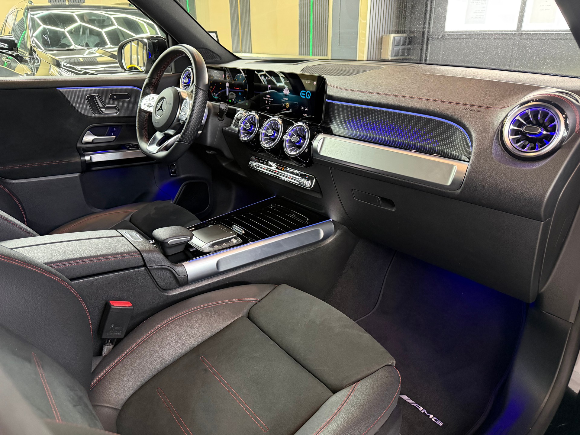 MERCEDES-BENZ EQB 350 AMG Line 4Matic-image-10