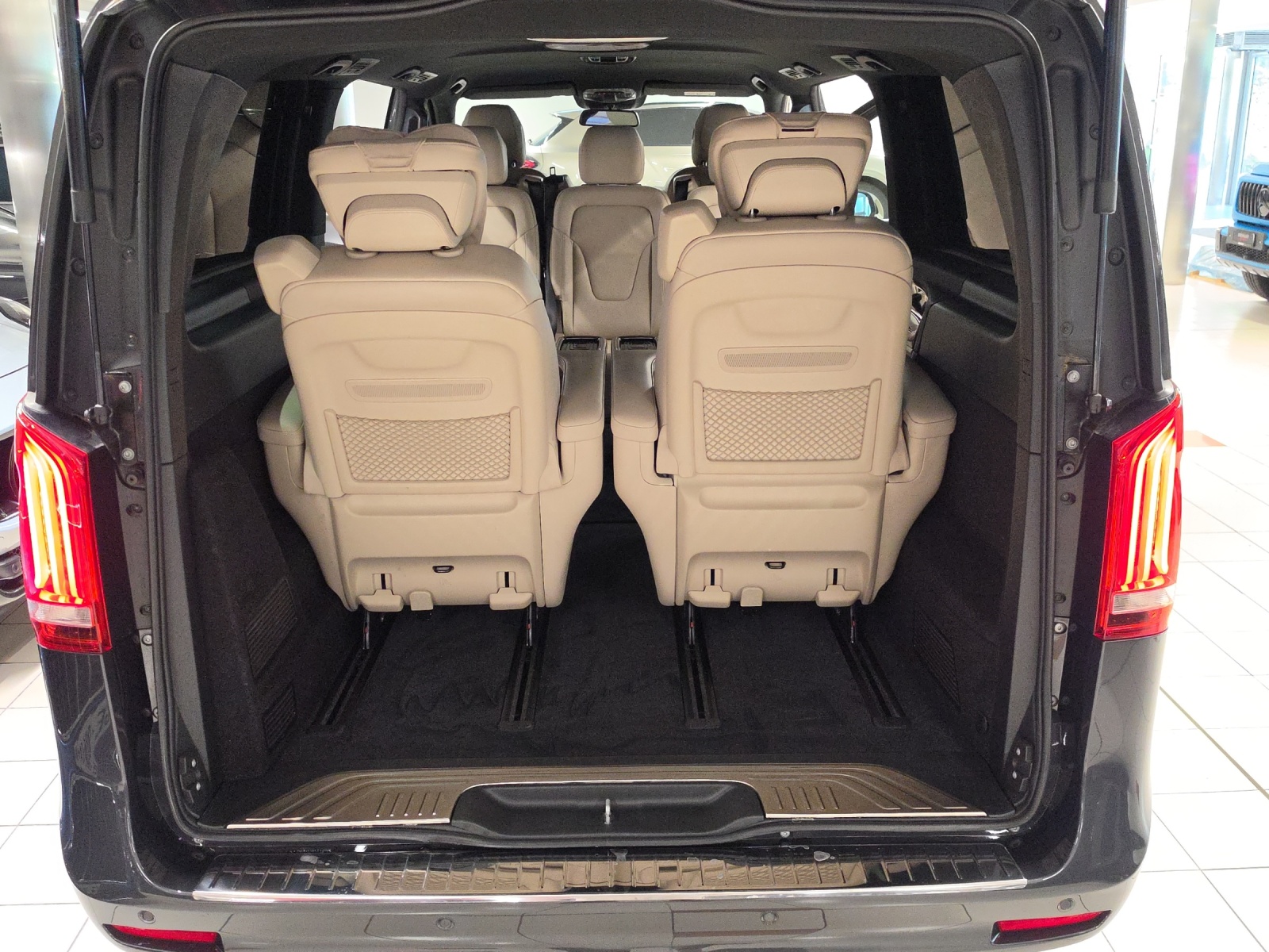 MERCEDES-BENZ V 250 d lang Avantgarde 4Matic G-Tronic-image-21